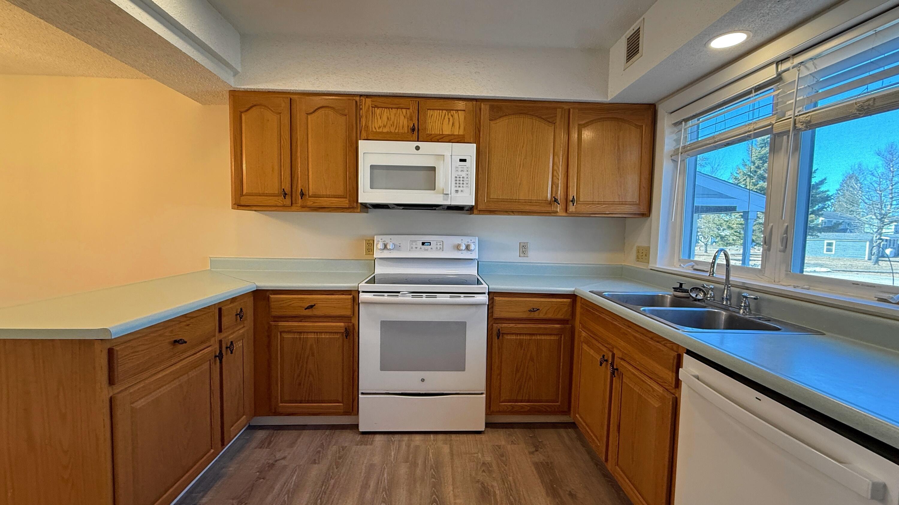 20 Beachwood Bay Drive 312 Property Photo 5