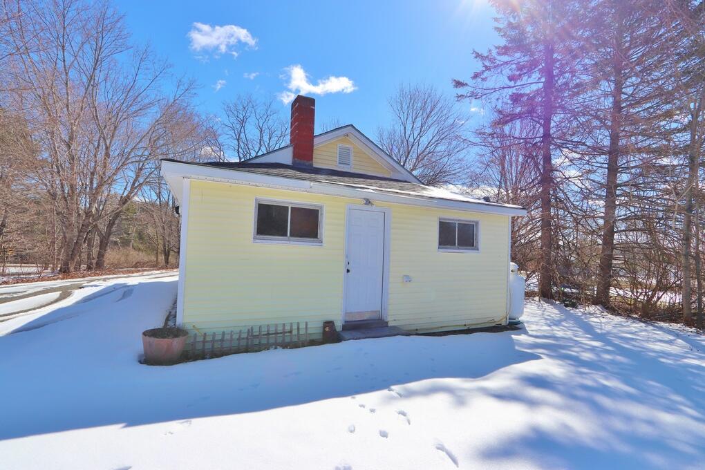 418 Main Road S Property Photo 4