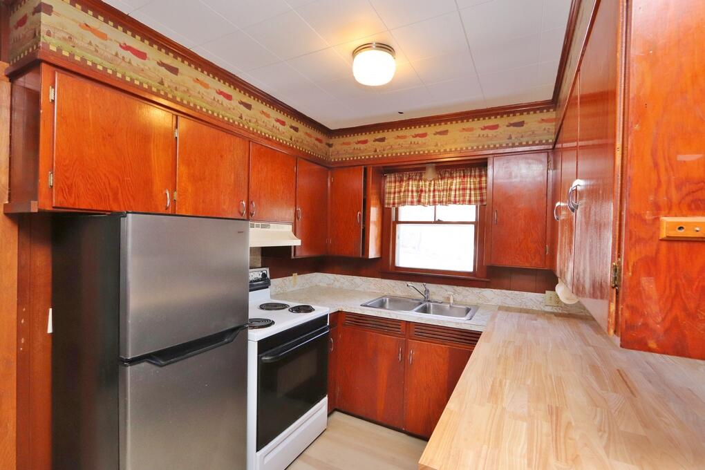 418 Main Road S Property Photo 5
