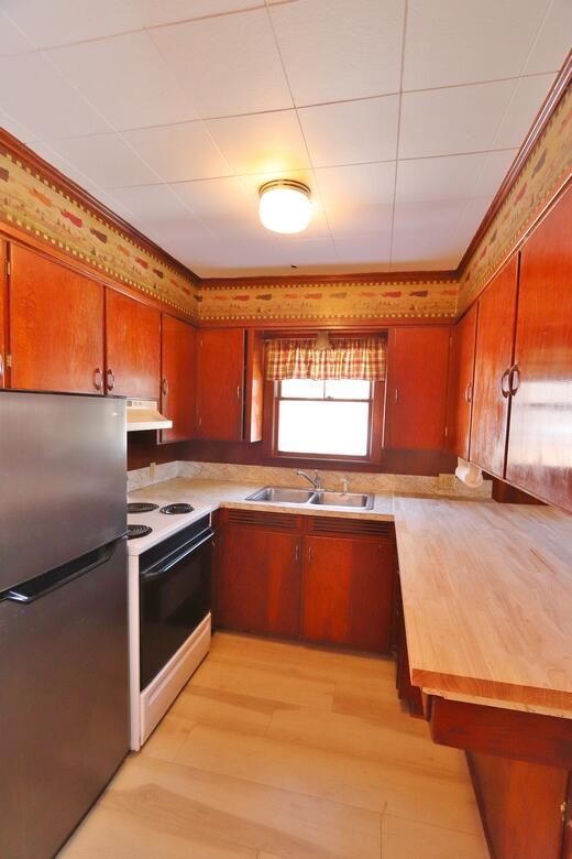 418 Main Road S Property Photo 6