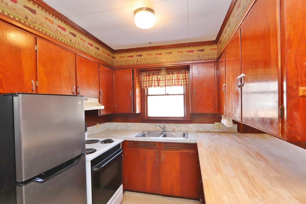 418 Main Road S Property Photo 7