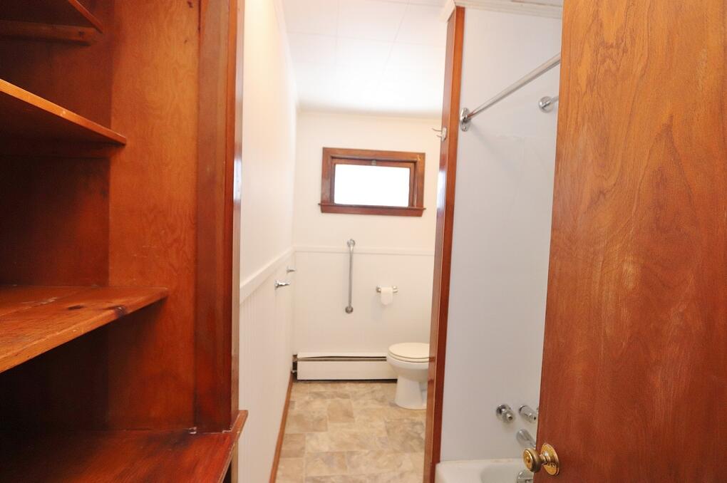 418 Main Road S Property Photo 14