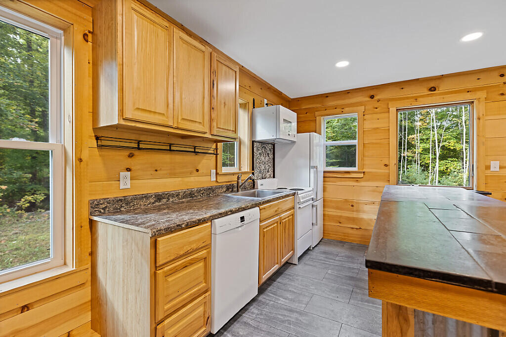 167 ''camp'' Town Farm Road Property Photo 12