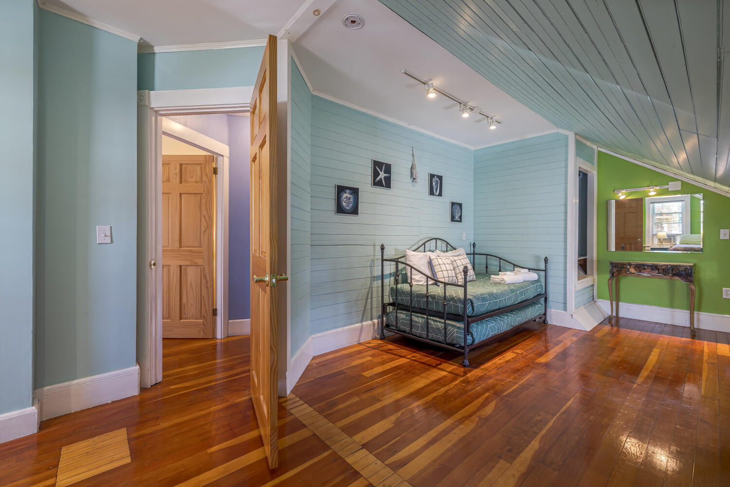 3 Wayman Lane Property Photo 41
