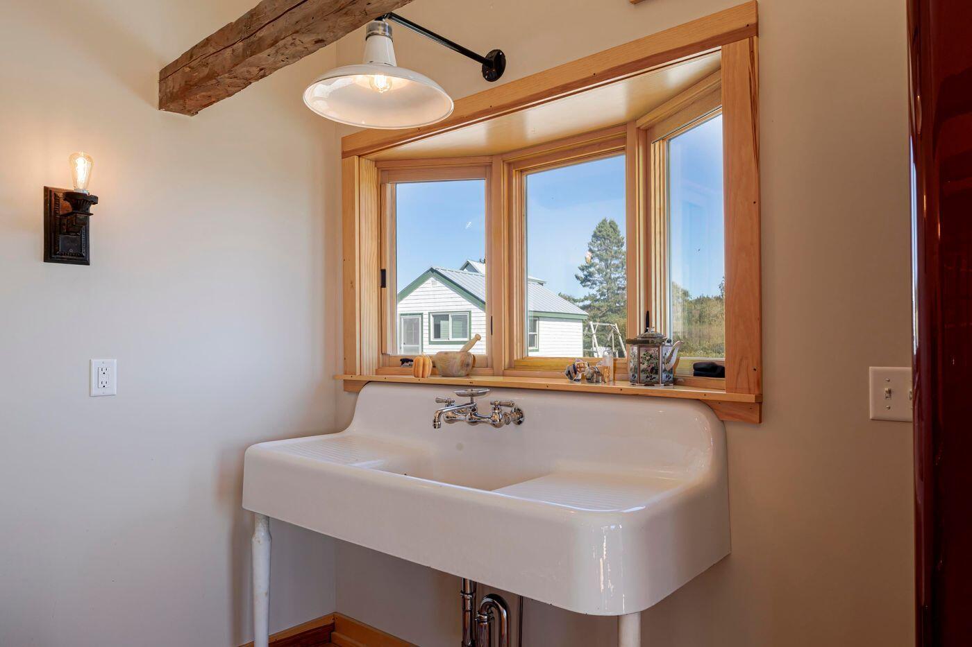 1047 Boot Cove Road Property Photo 17