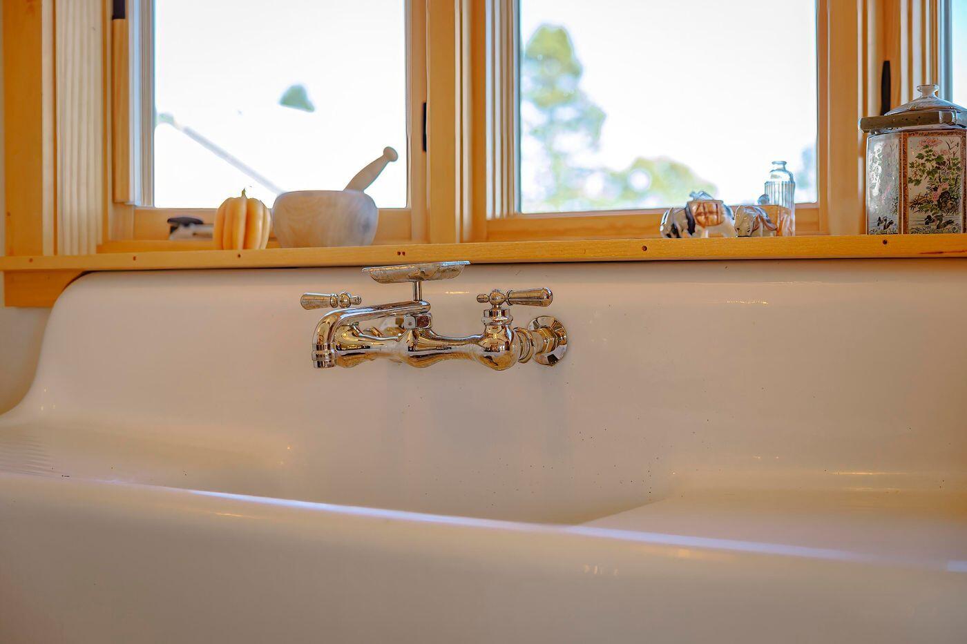 1047 Boot Cove Road Property Photo 18