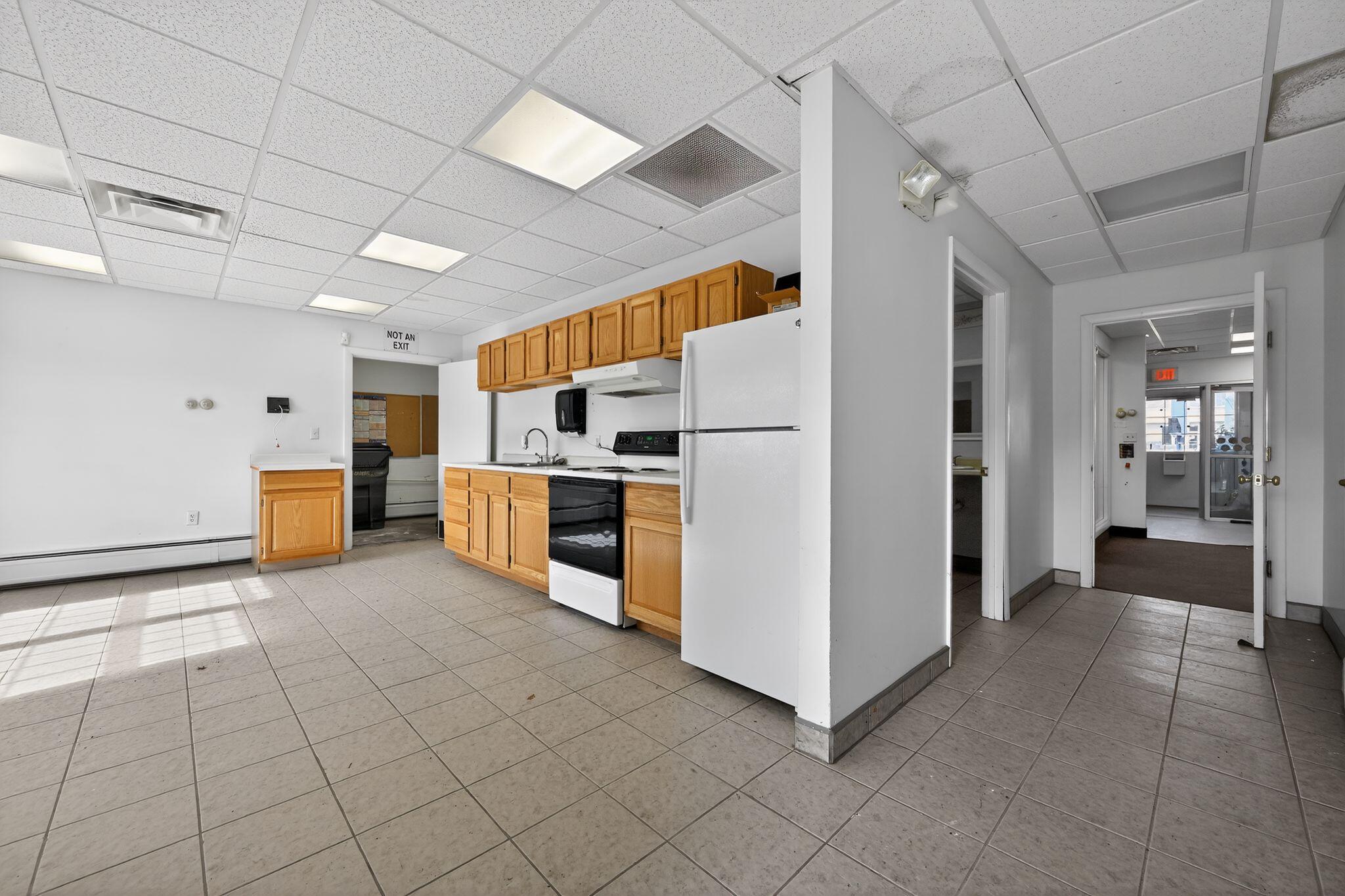594 Stillwater Avenue Property Photo 13