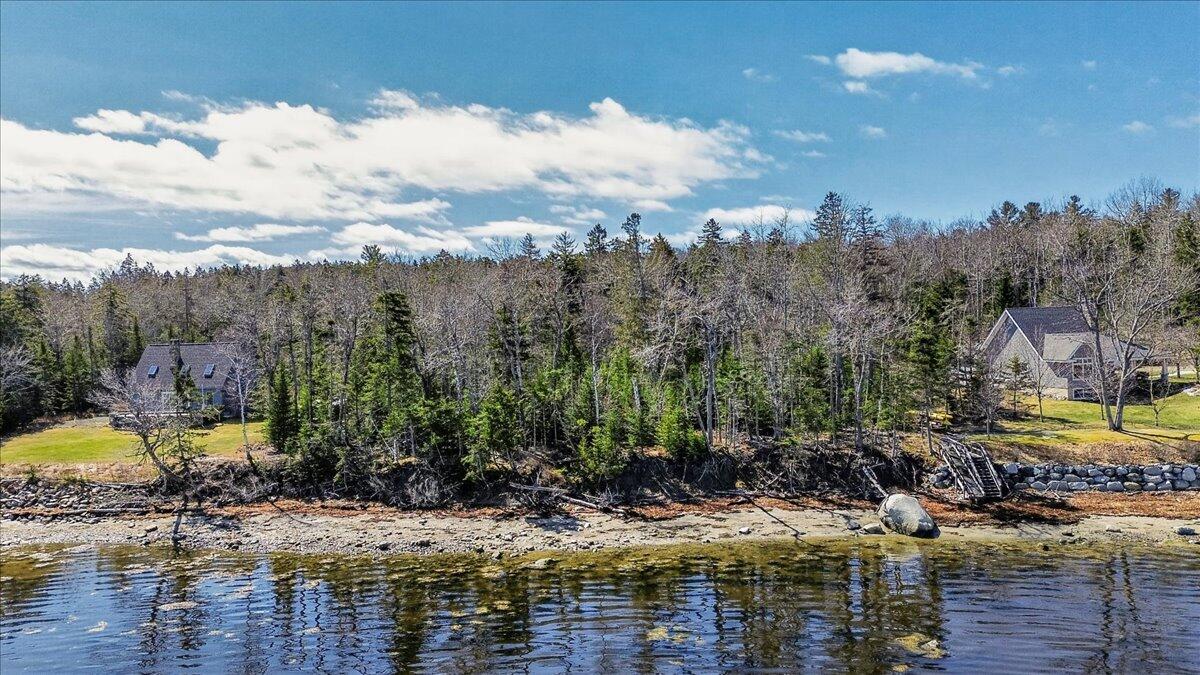 M16 L8 Wilson Point Road