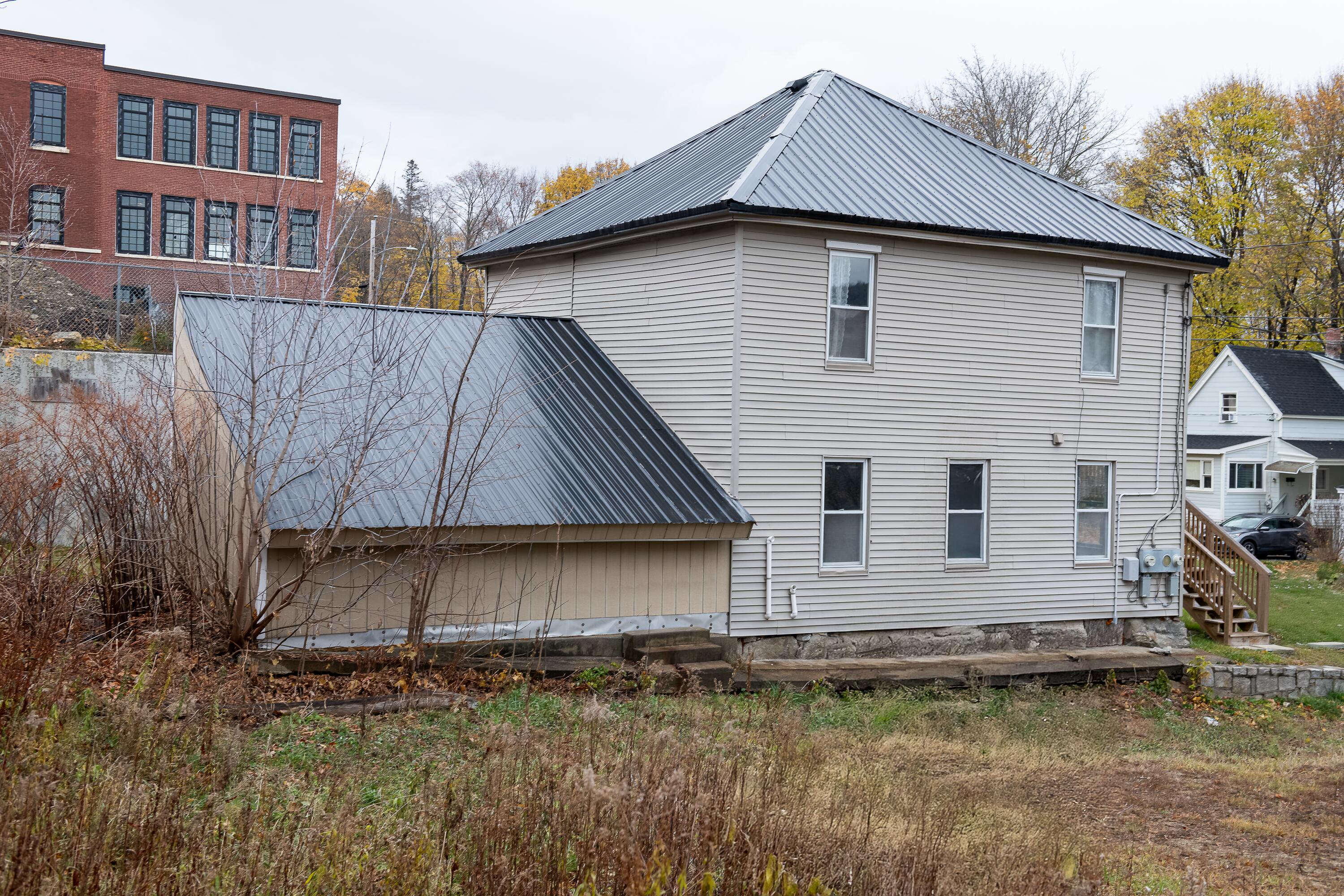 129 Washington Street Property Photo 4