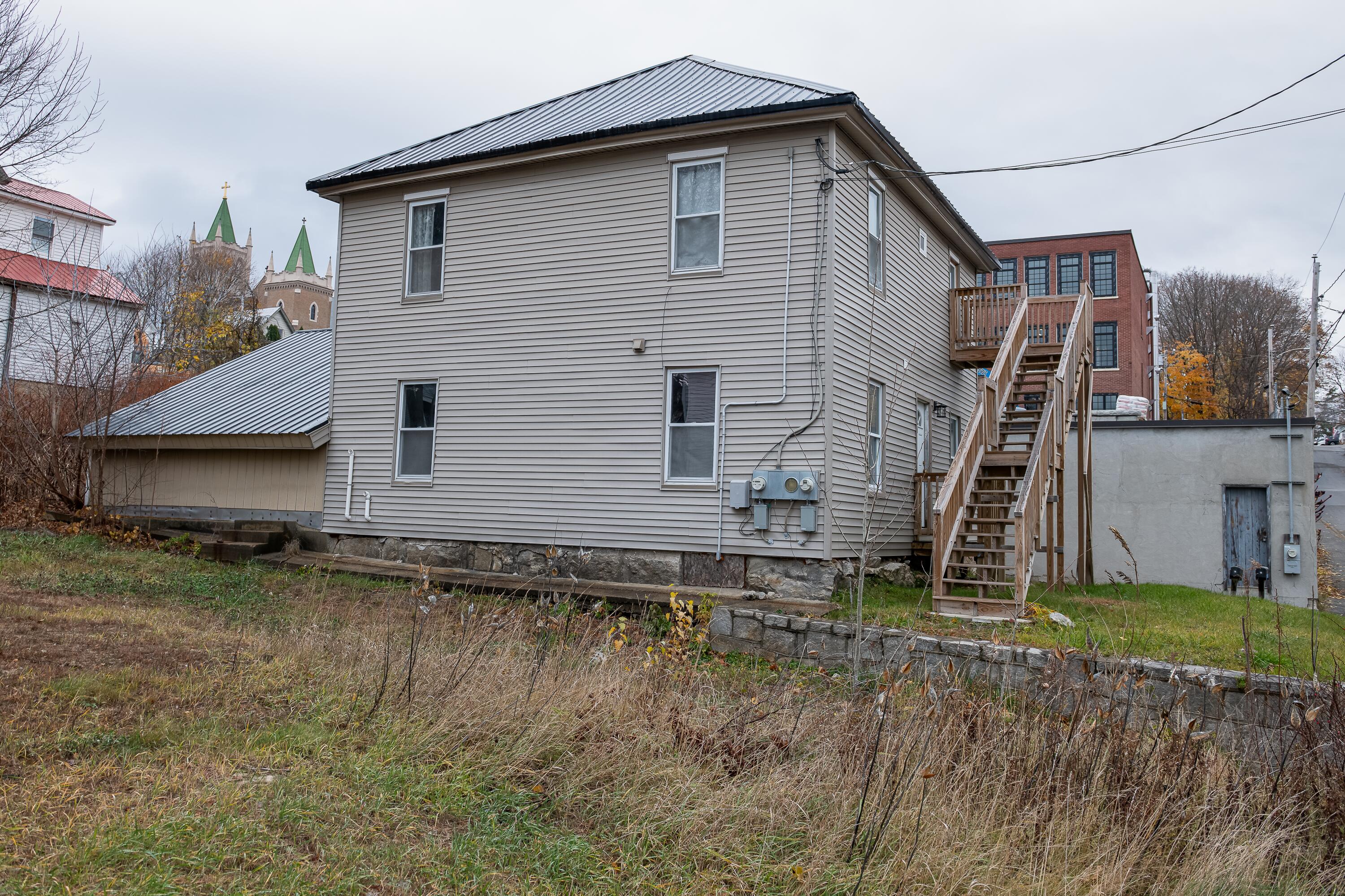 129 Washington Street Property Photo 5
