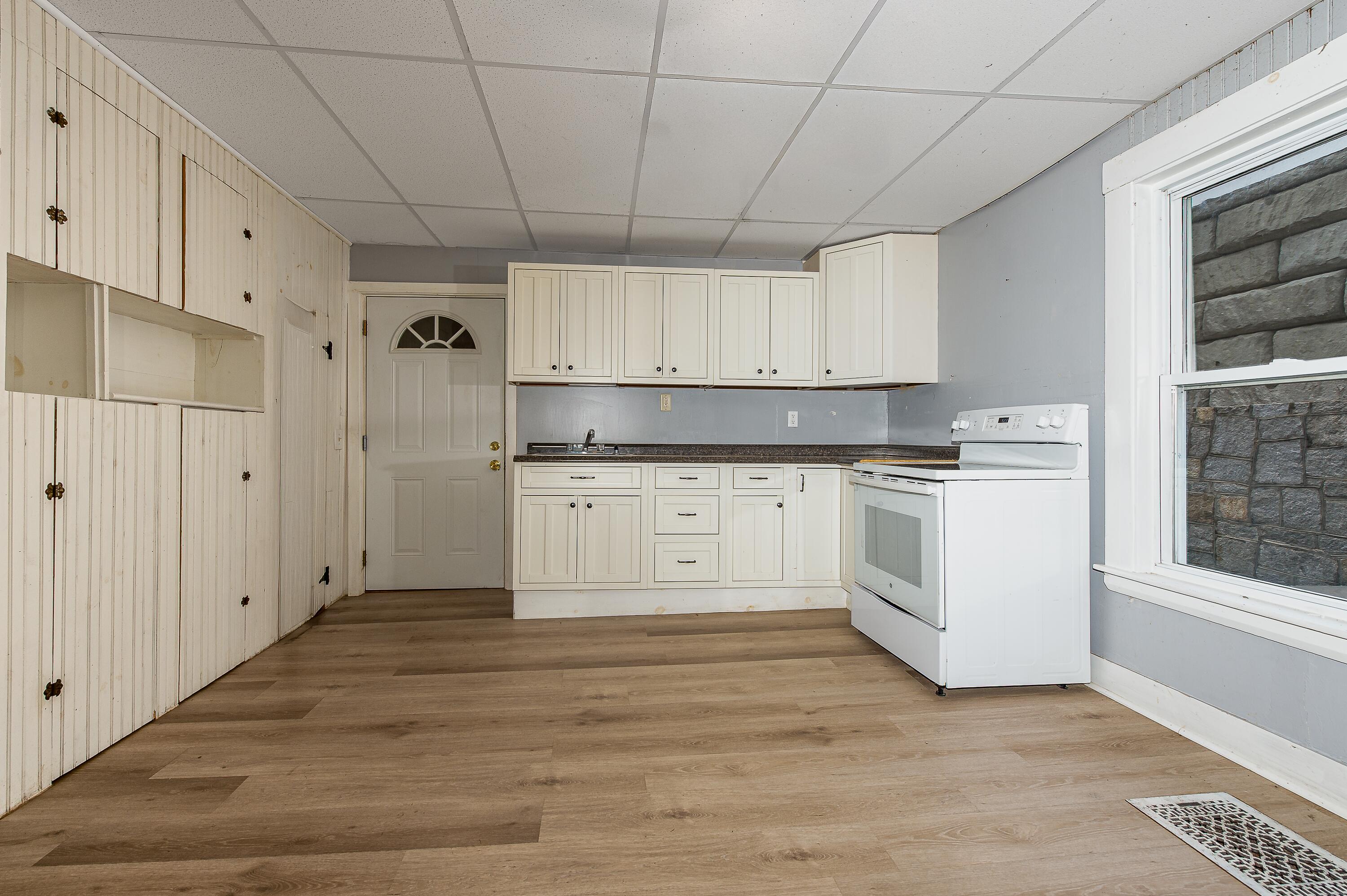 129 Washington Street Property Photo 8