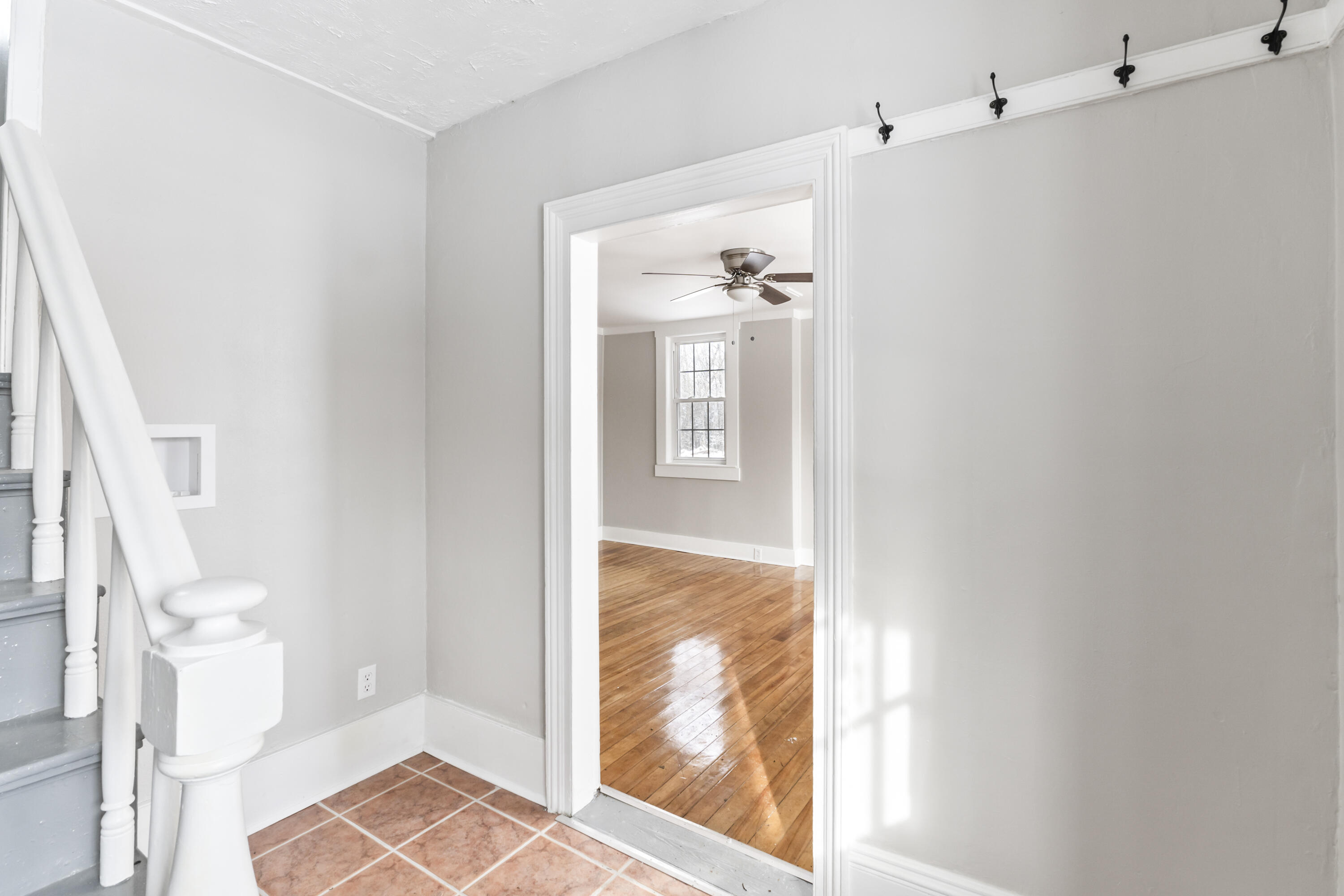 569 Middle Road Property Photo 6