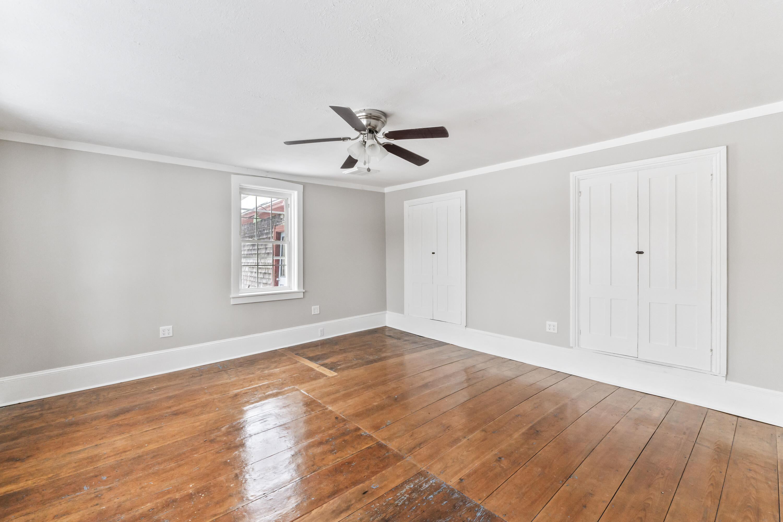 569 Middle Road Property Photo 17