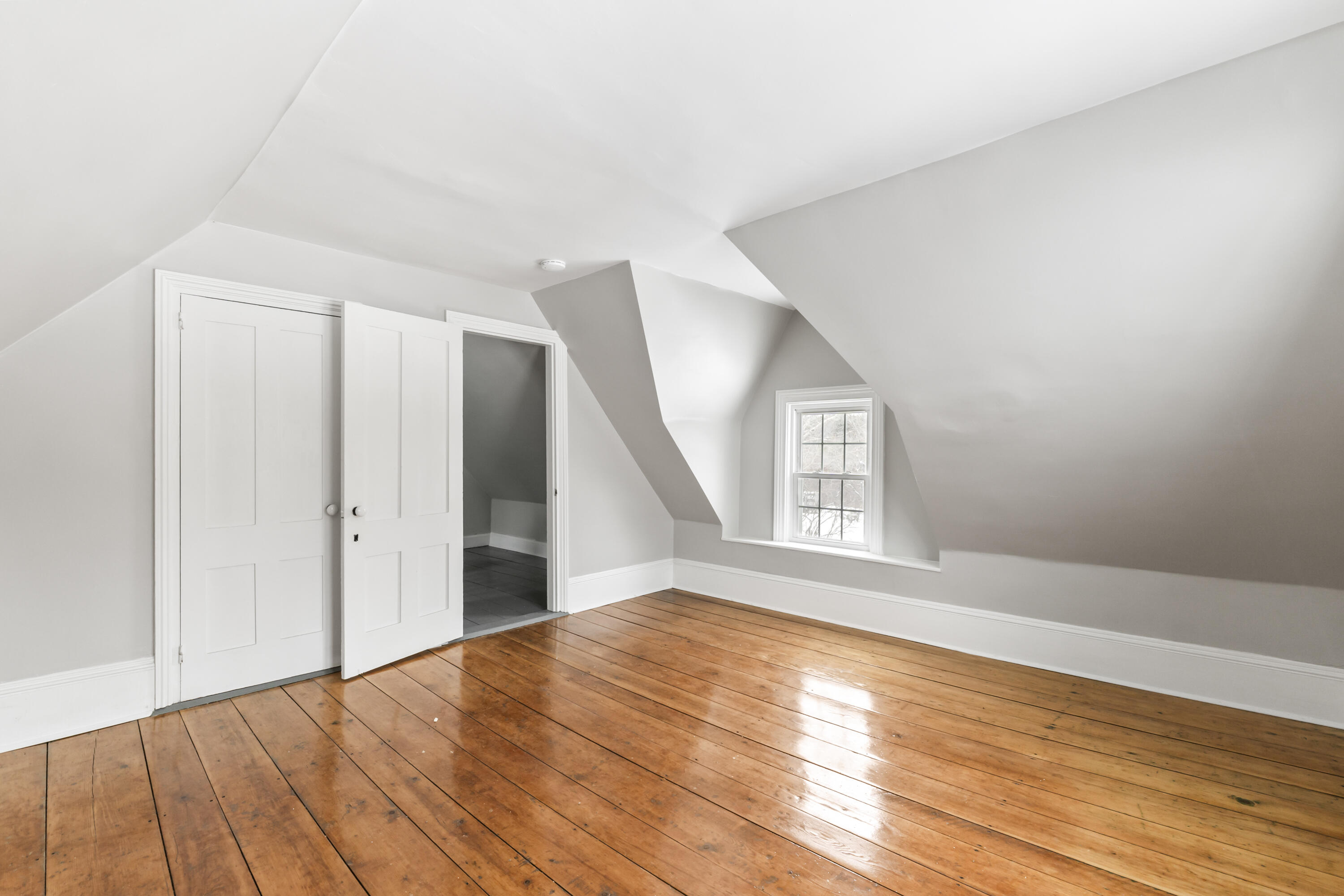 569 Middle Road Property Photo 21