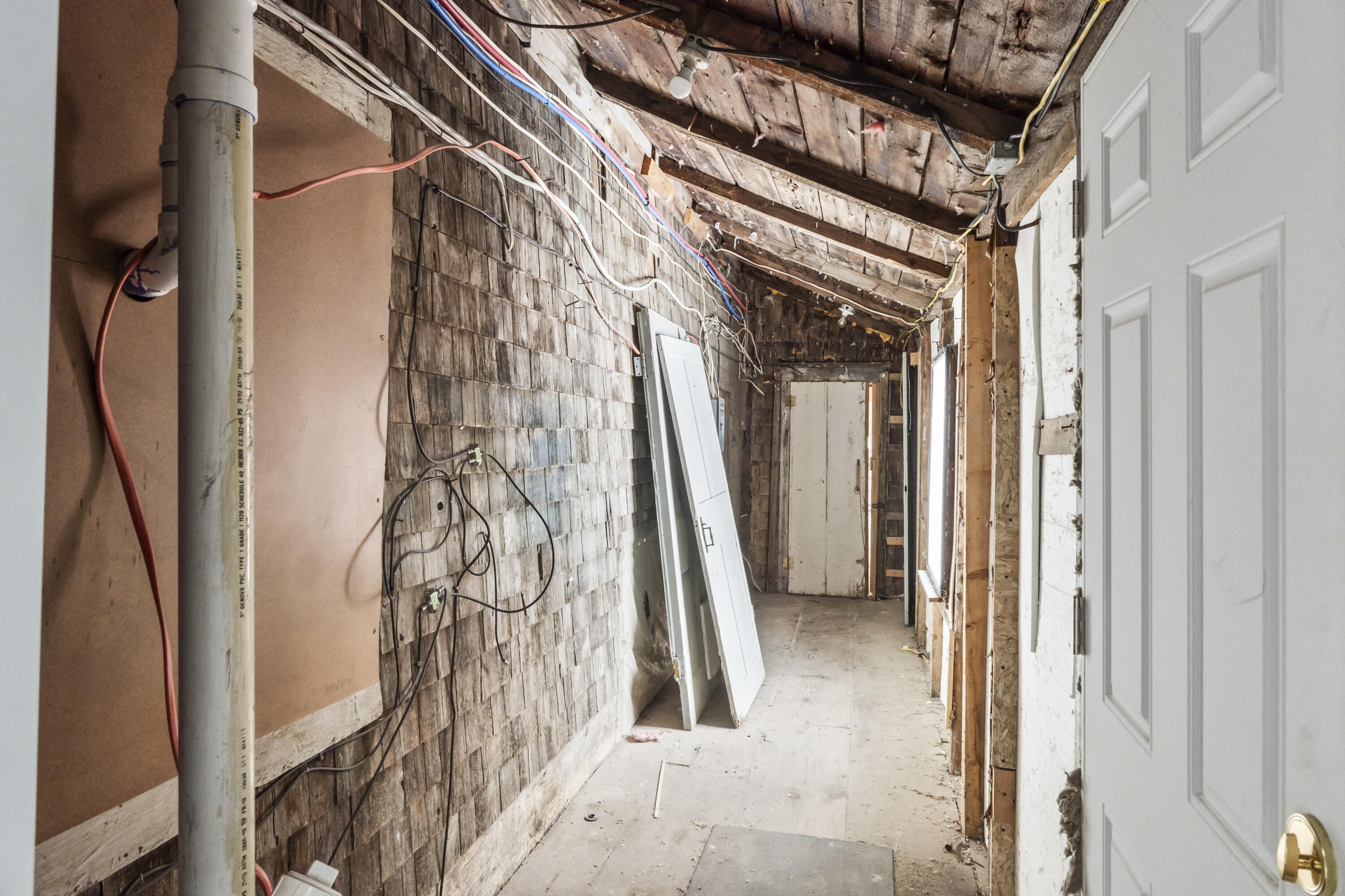 569 Middle Road Property Photo 24