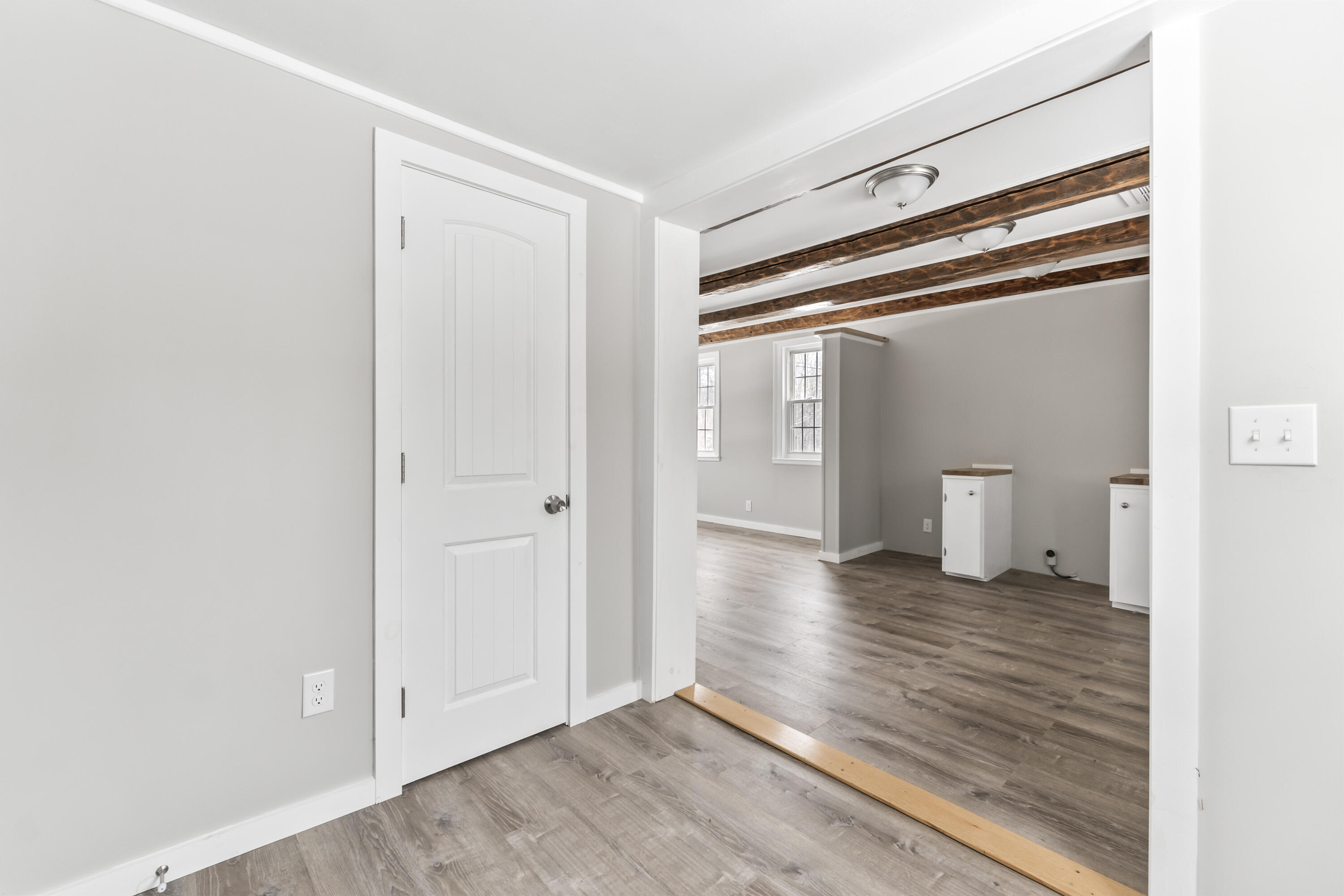 569 Middle Road Property Photo 36