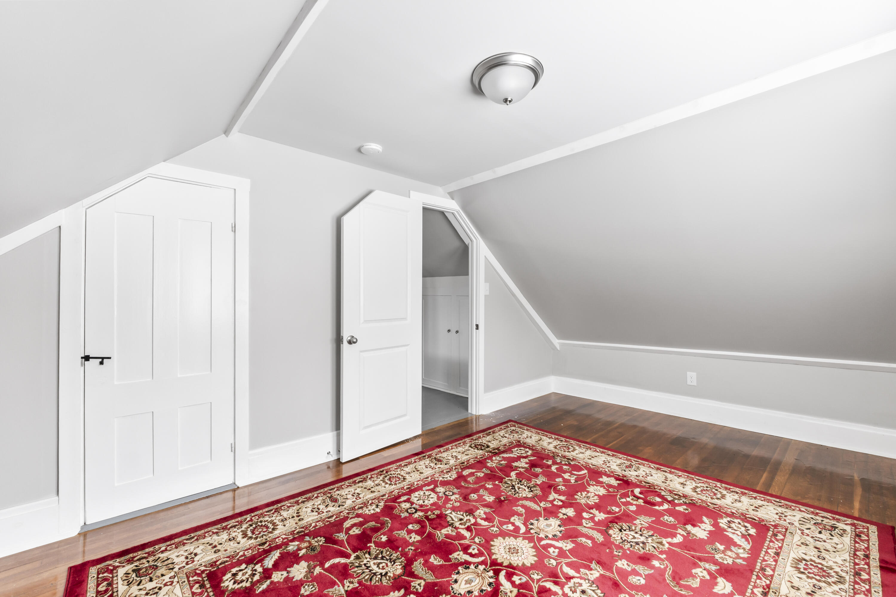 569 Middle Road Property Photo 46