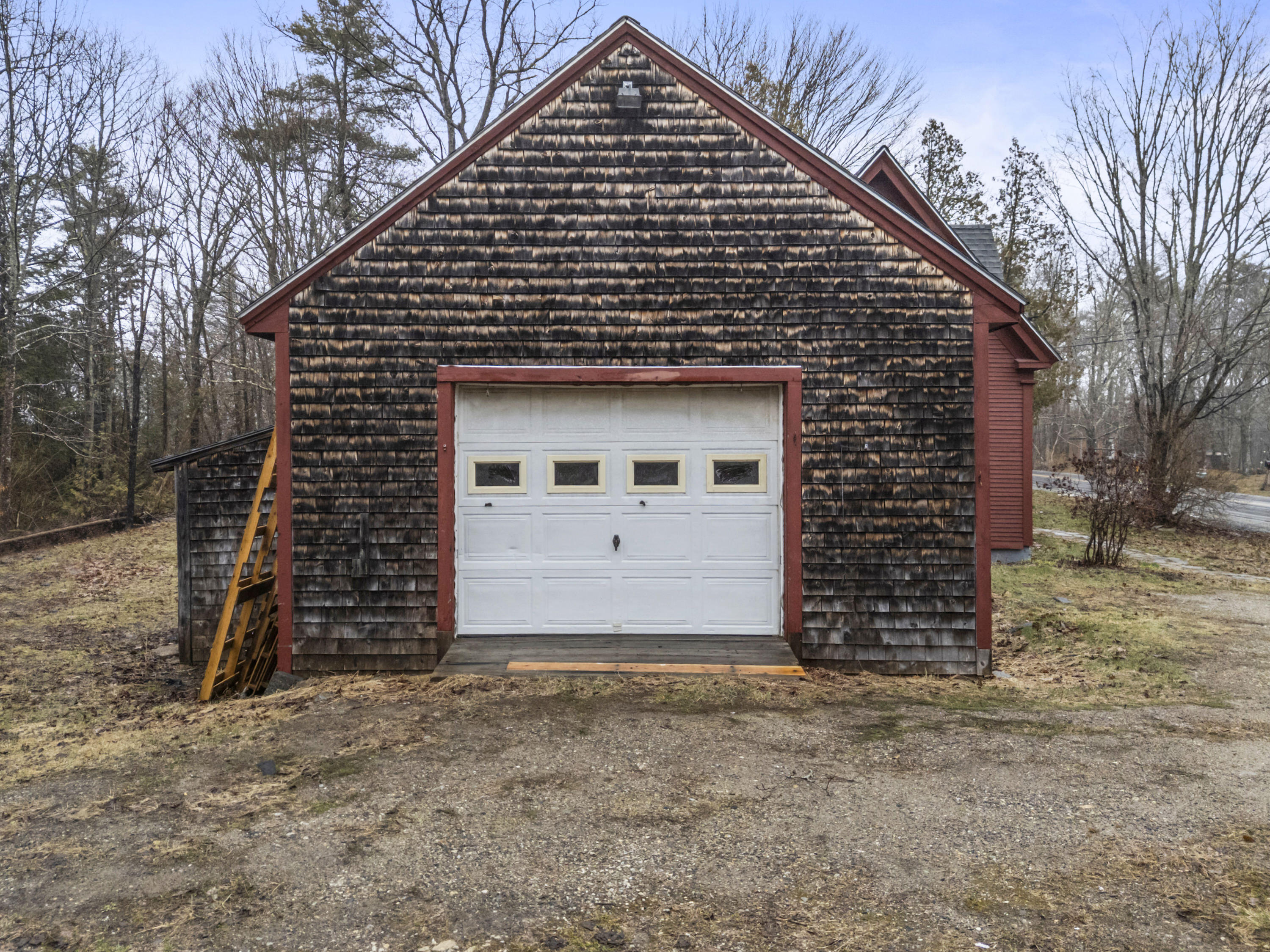 569 Middle Road Property Photo 49