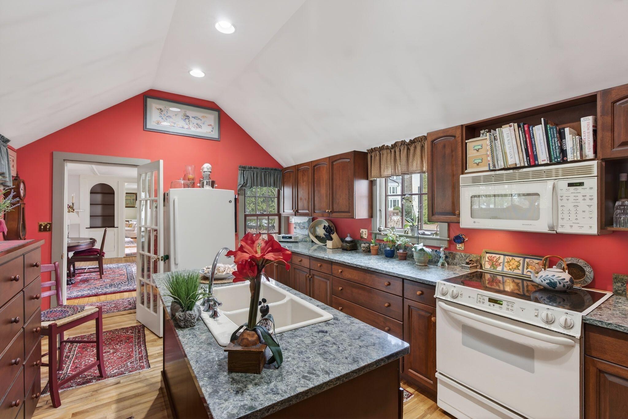 9 Summer Street Property Photo 11