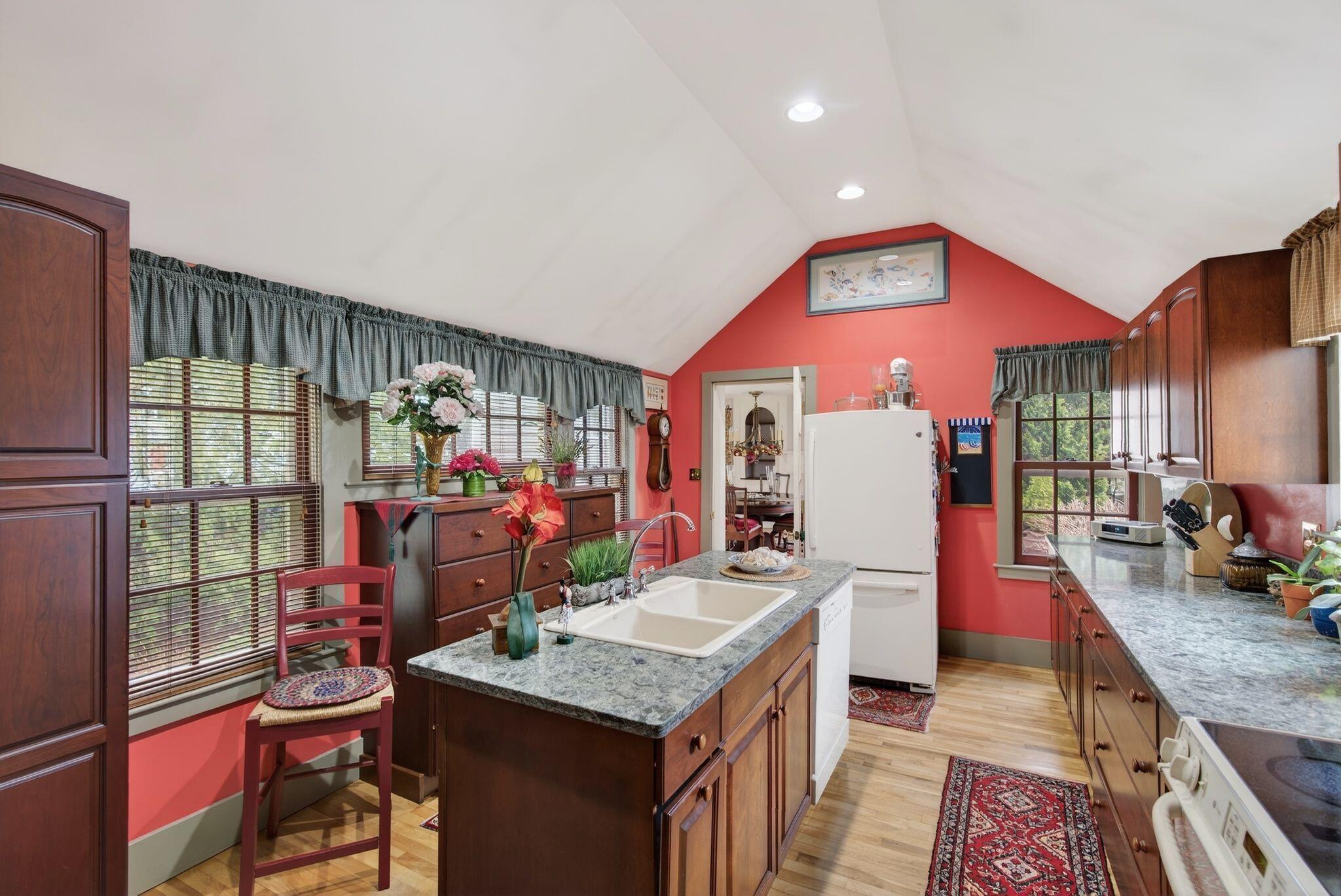 9 Summer Street Property Photo 12