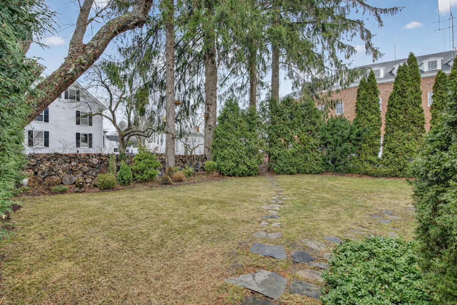 9 Summer Street Property Photo 33