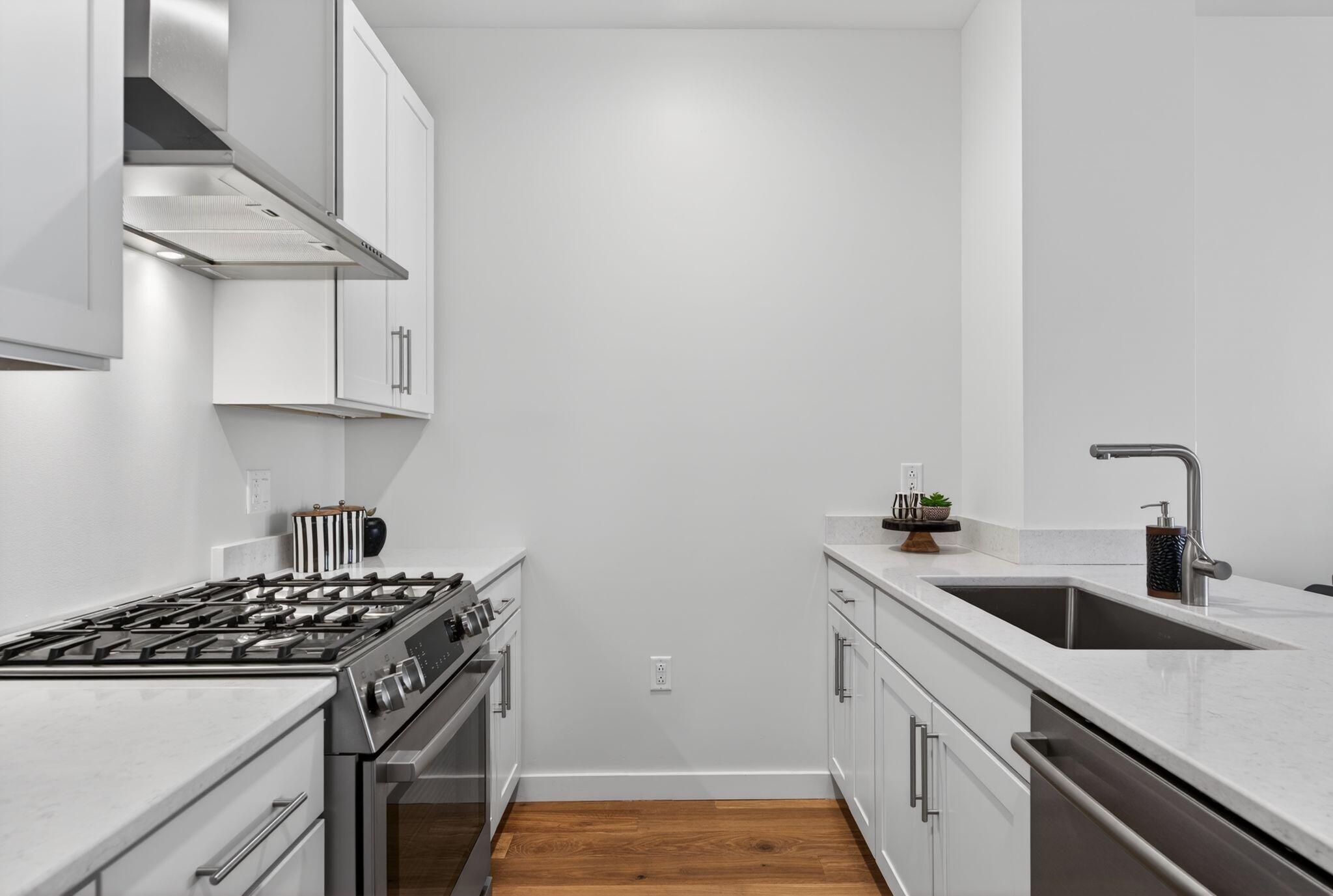 387 Commercial Street 535 Property Photo 5