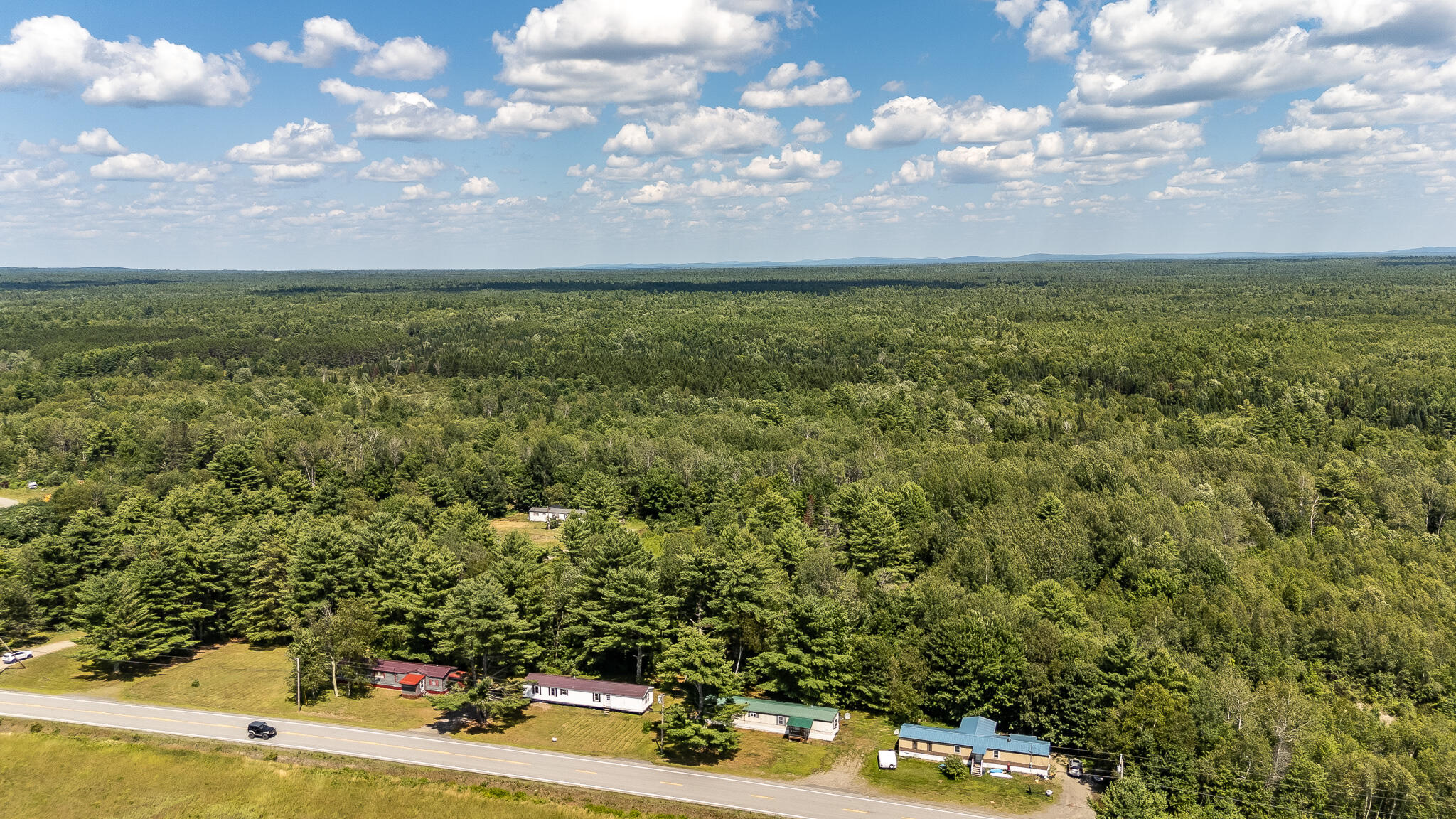 5267 Bennoch Road Property Photo 5