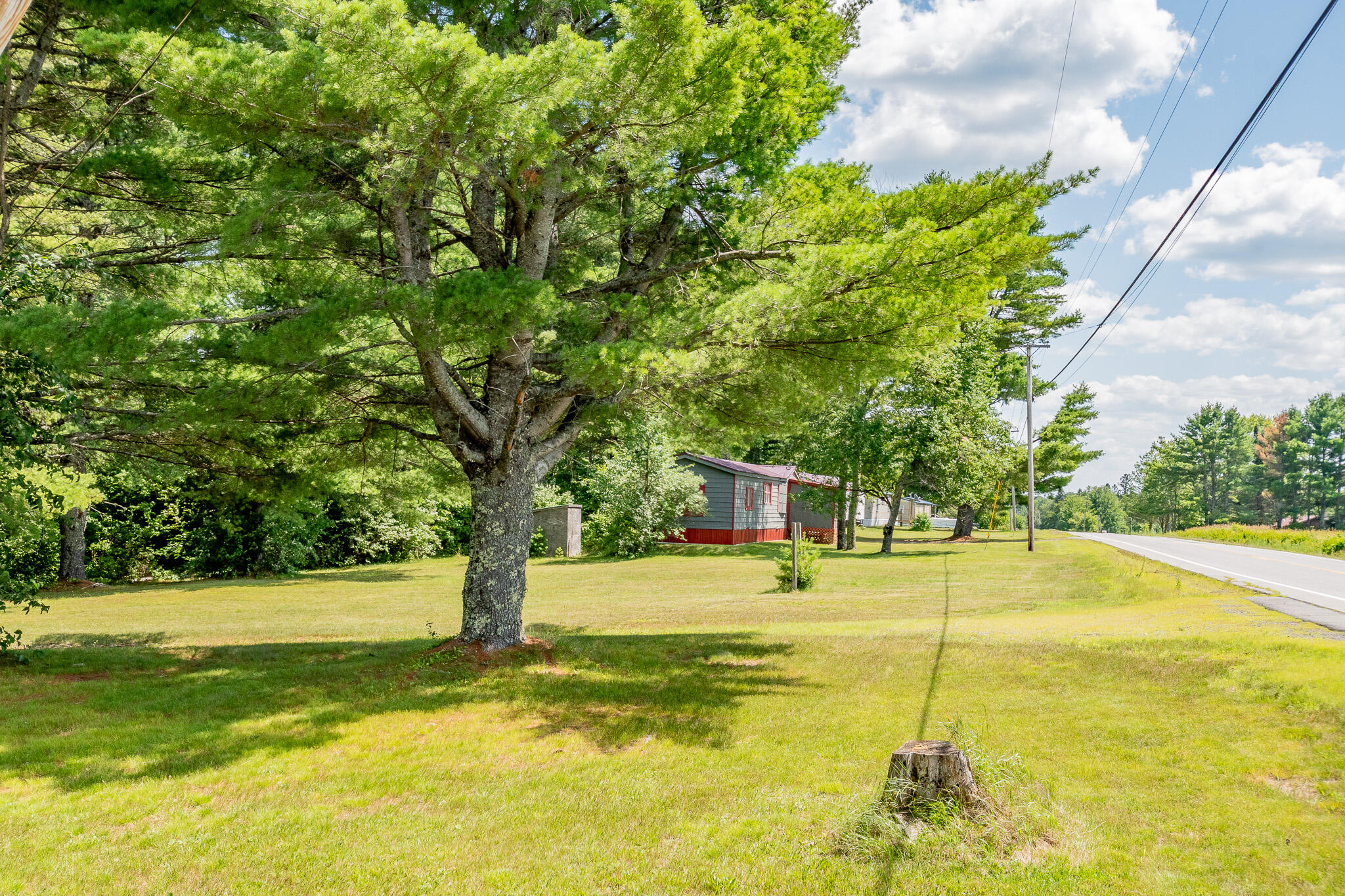 5267 Bennoch Road Property Photo 9