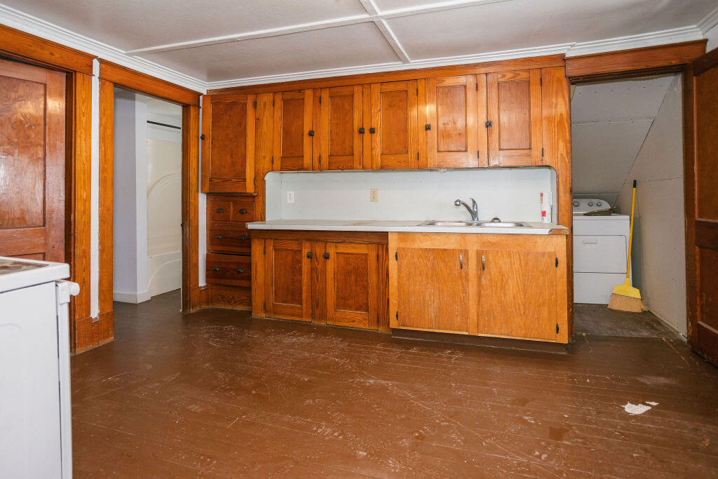 133 Croswell Road Property Photo 27