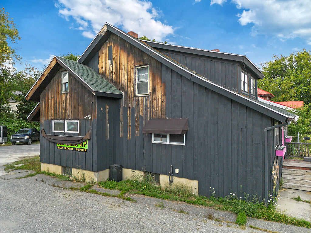 144 College Avenue Property Photo 4