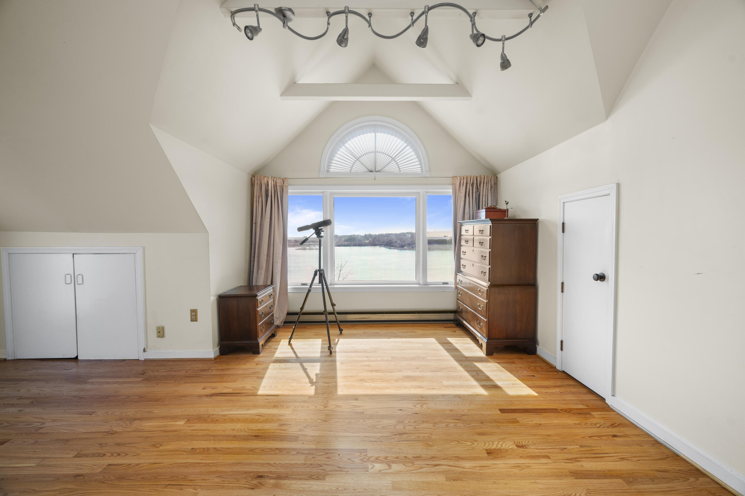 30 Bridge Street Property Photo 39