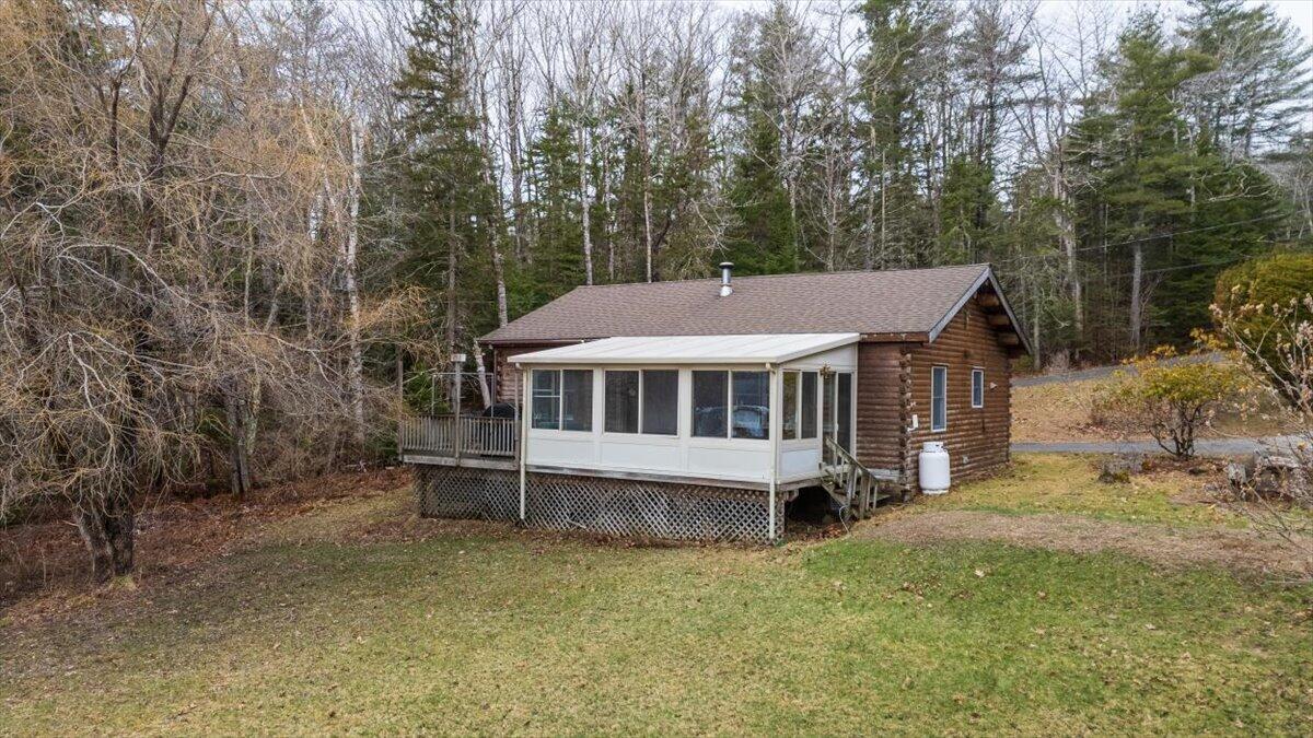 11 Warren Lane Property Photo 2