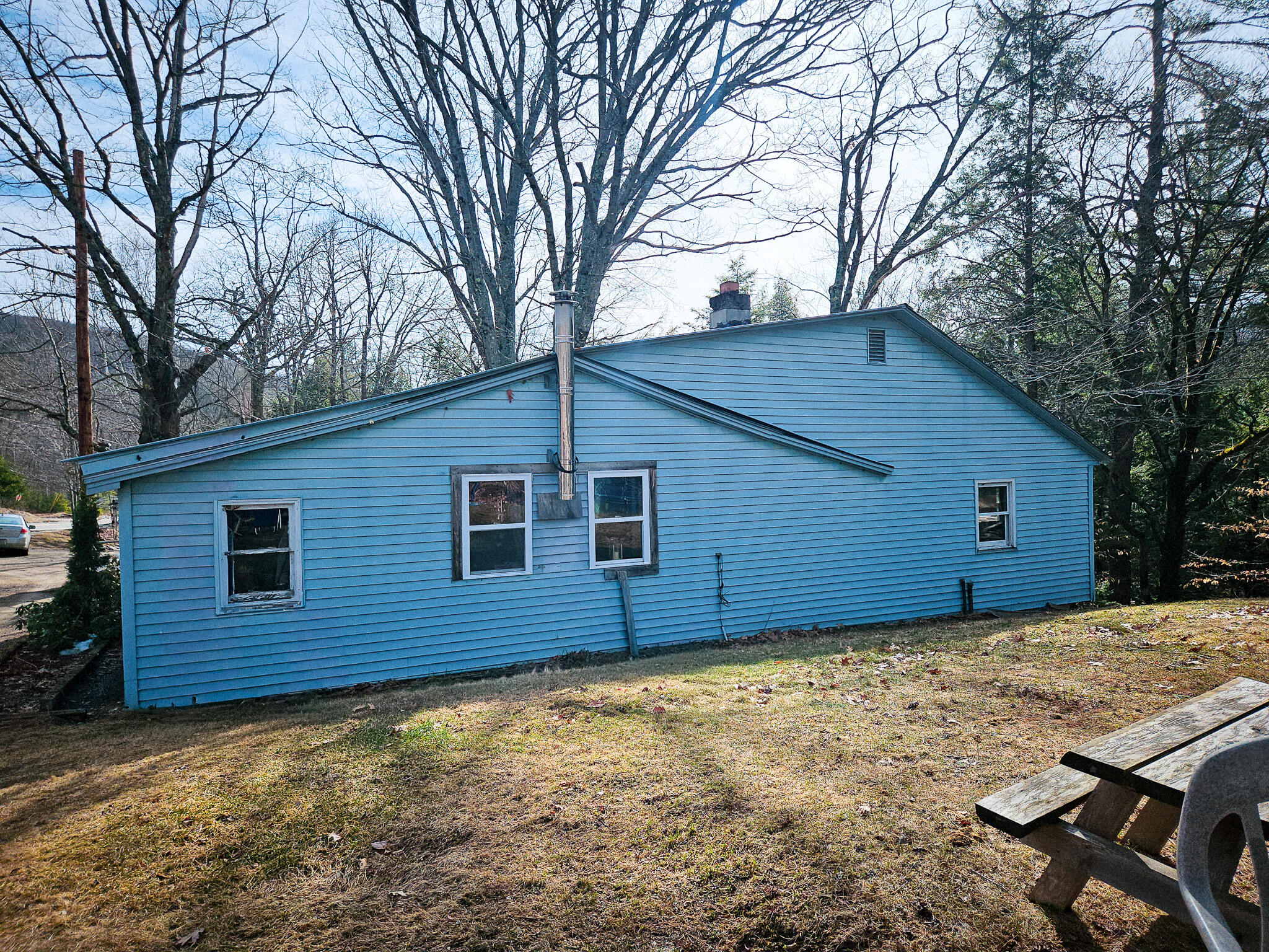 922 Weld Road Property Photo 9
