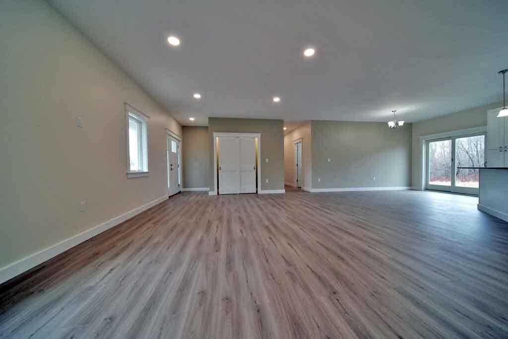 9 Lilac Lane Property Photo 38
