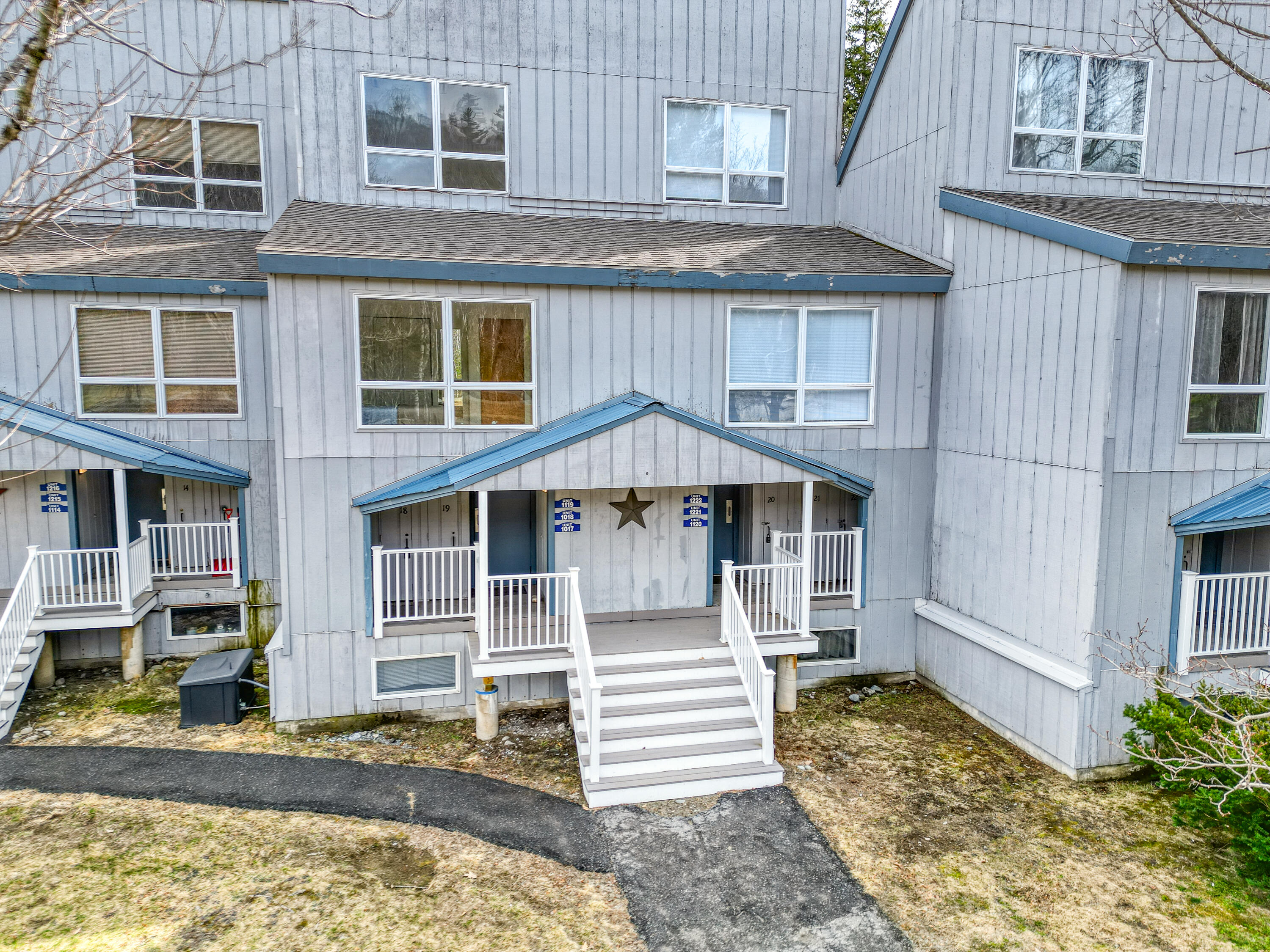 1120 Left Bank 20 Property Photo 1