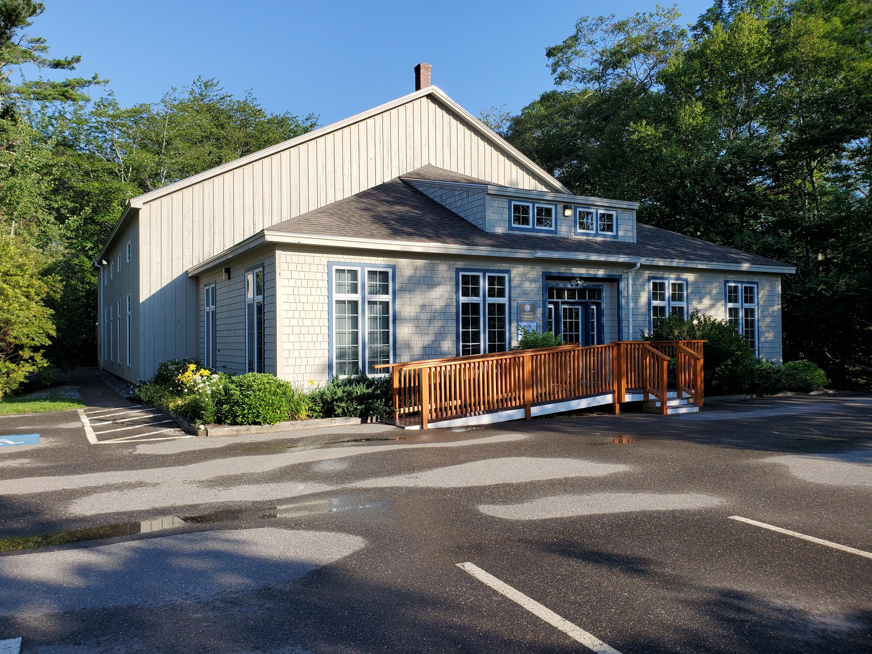 477 Commercial Street Property Photo 1