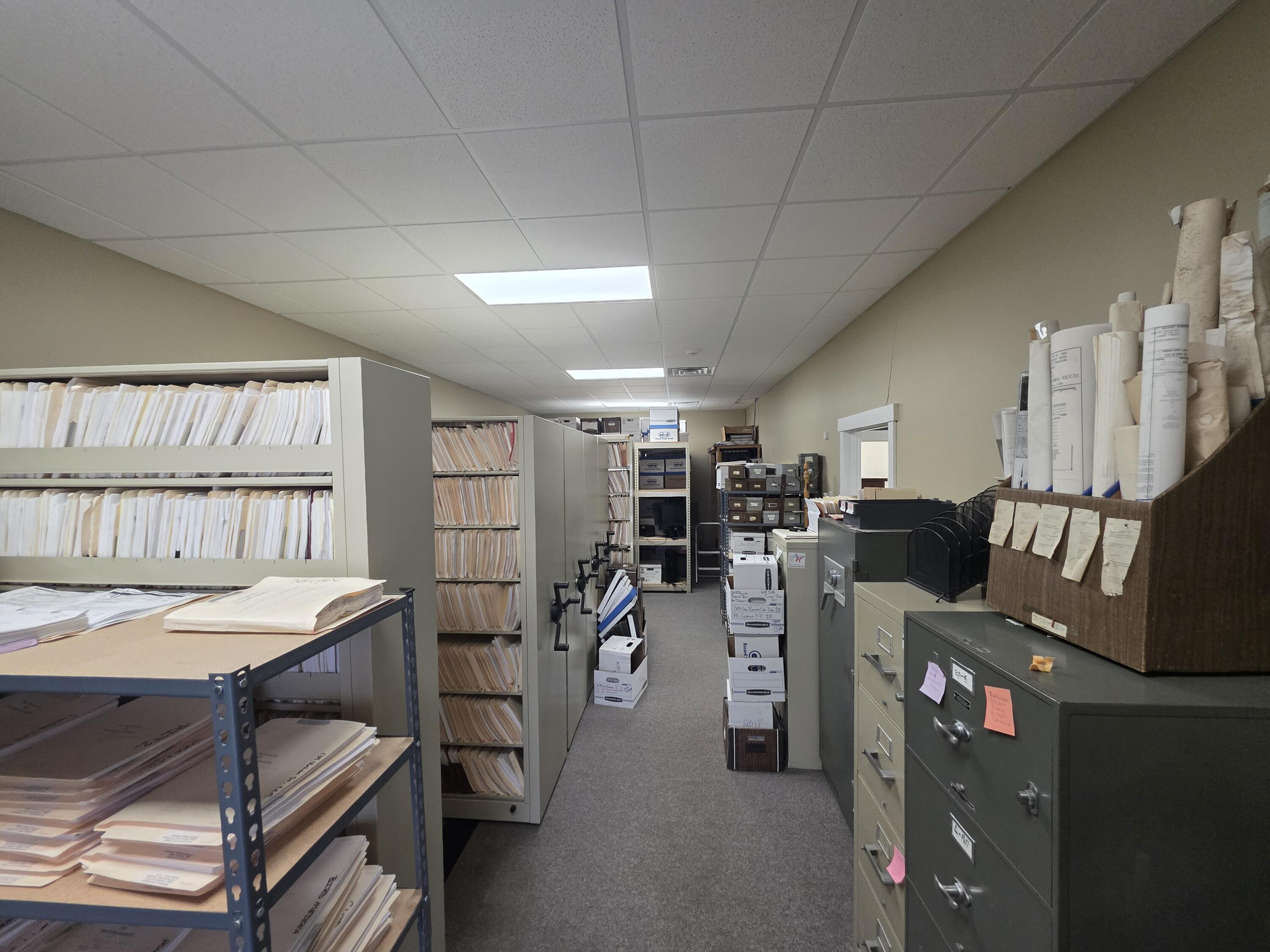 477 Commercial Street Property Photo 38