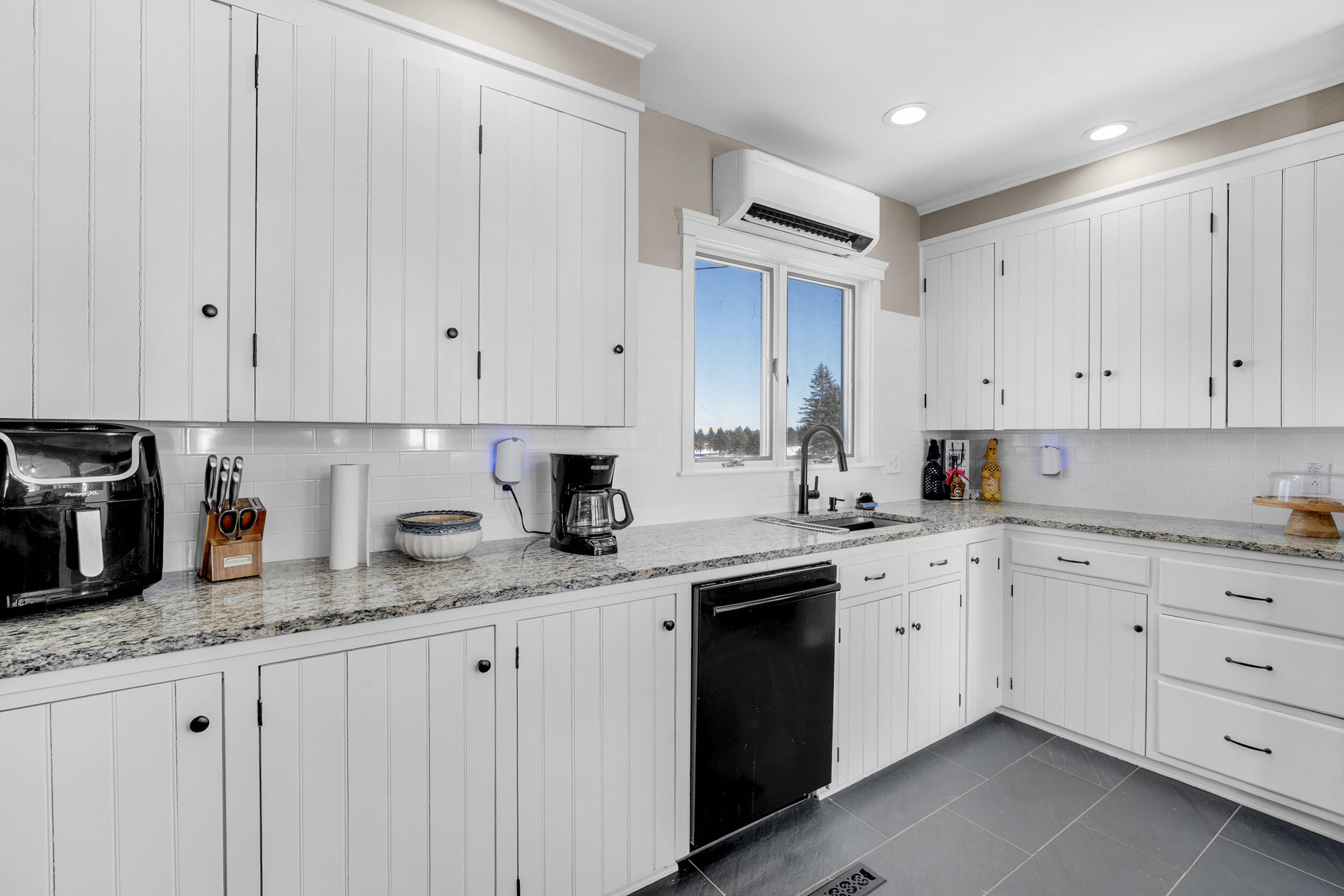 775 N Parish Road Property Photo 15