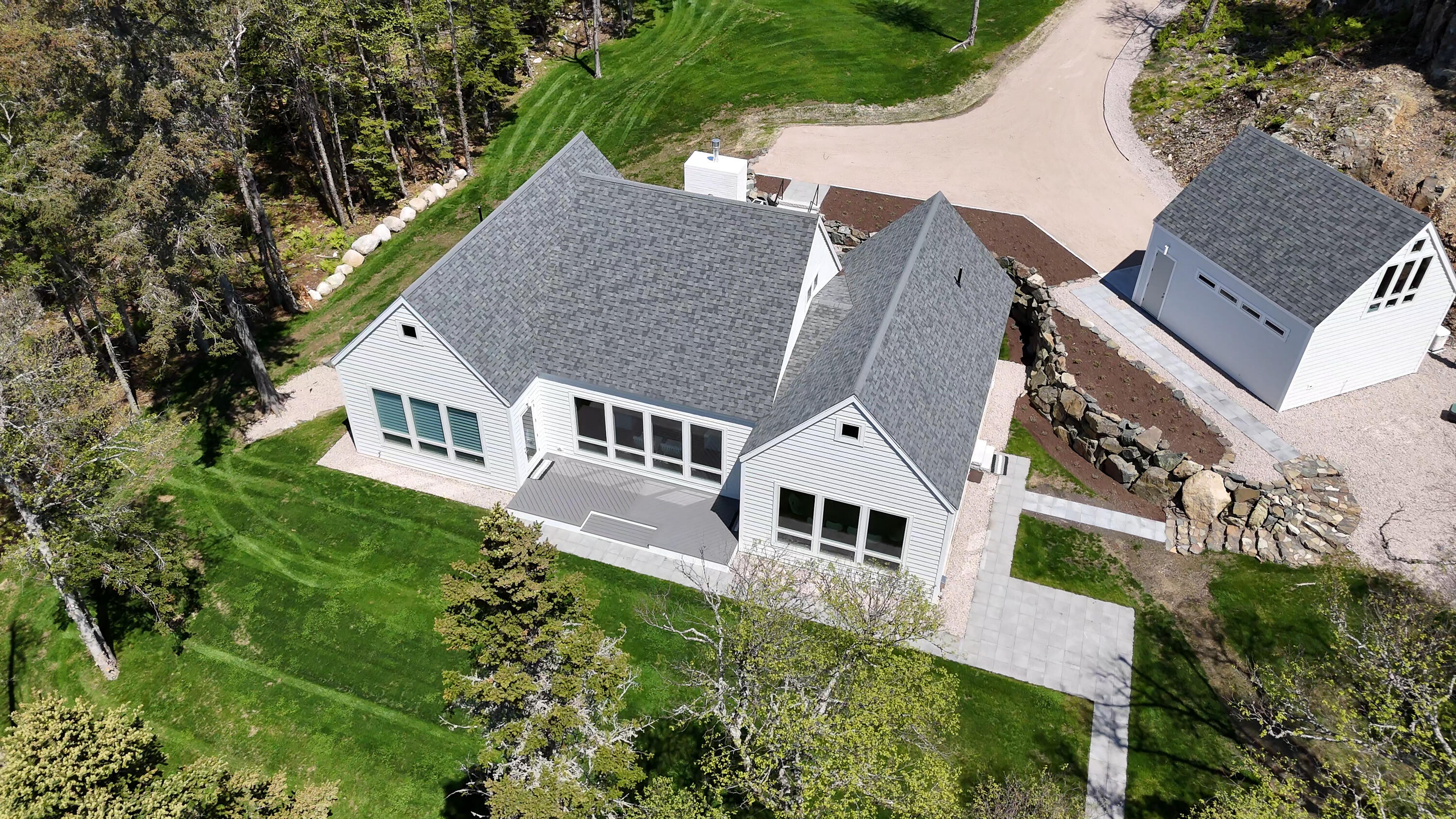 101 Cow Point Property Photo 3