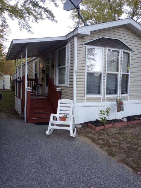 5 Locust Drive Property Photo 1