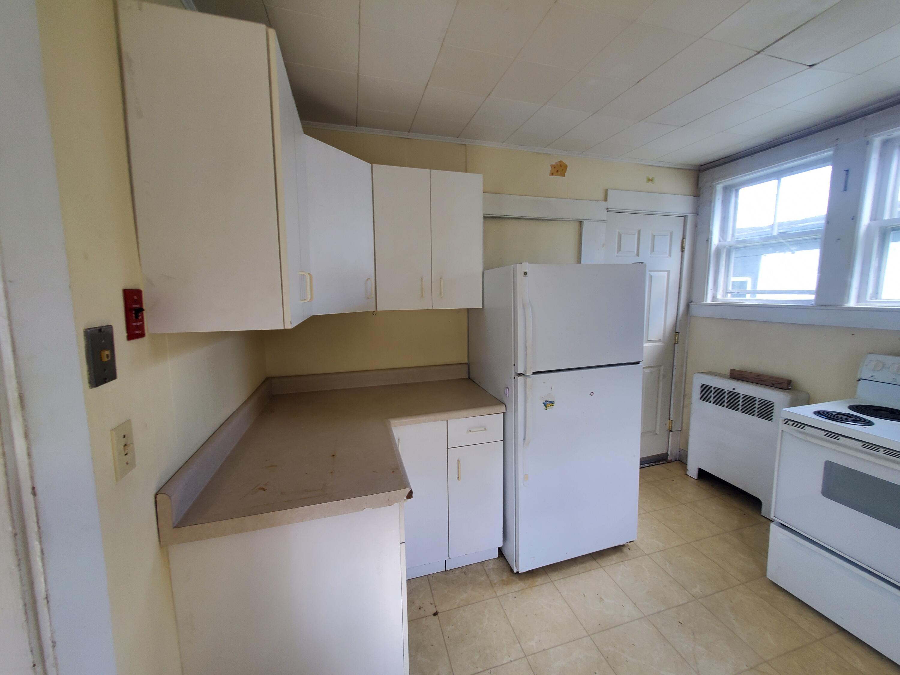 17 Summer Street Property Photo 6