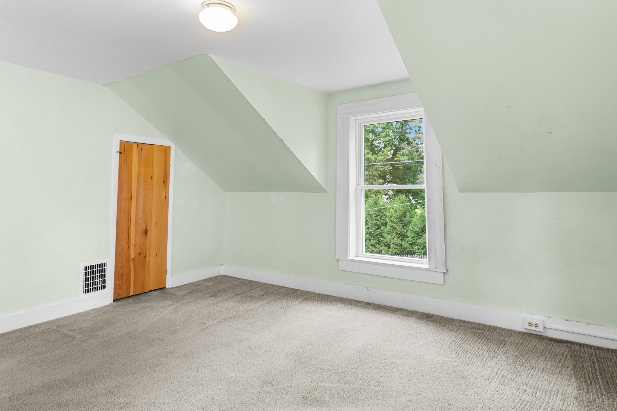15 Grant Street Property Photo 26