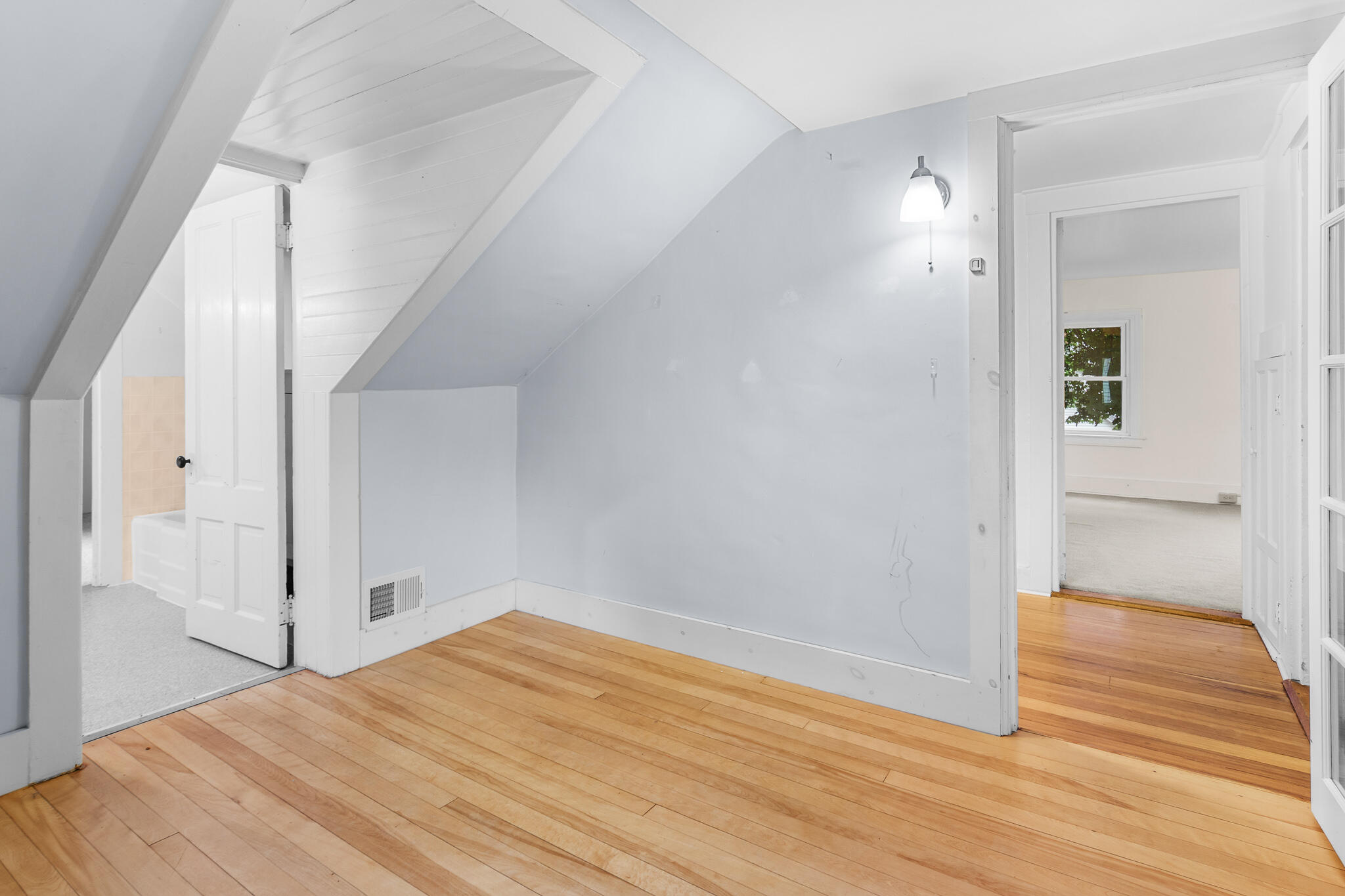 15 Grant Street Property Photo 28