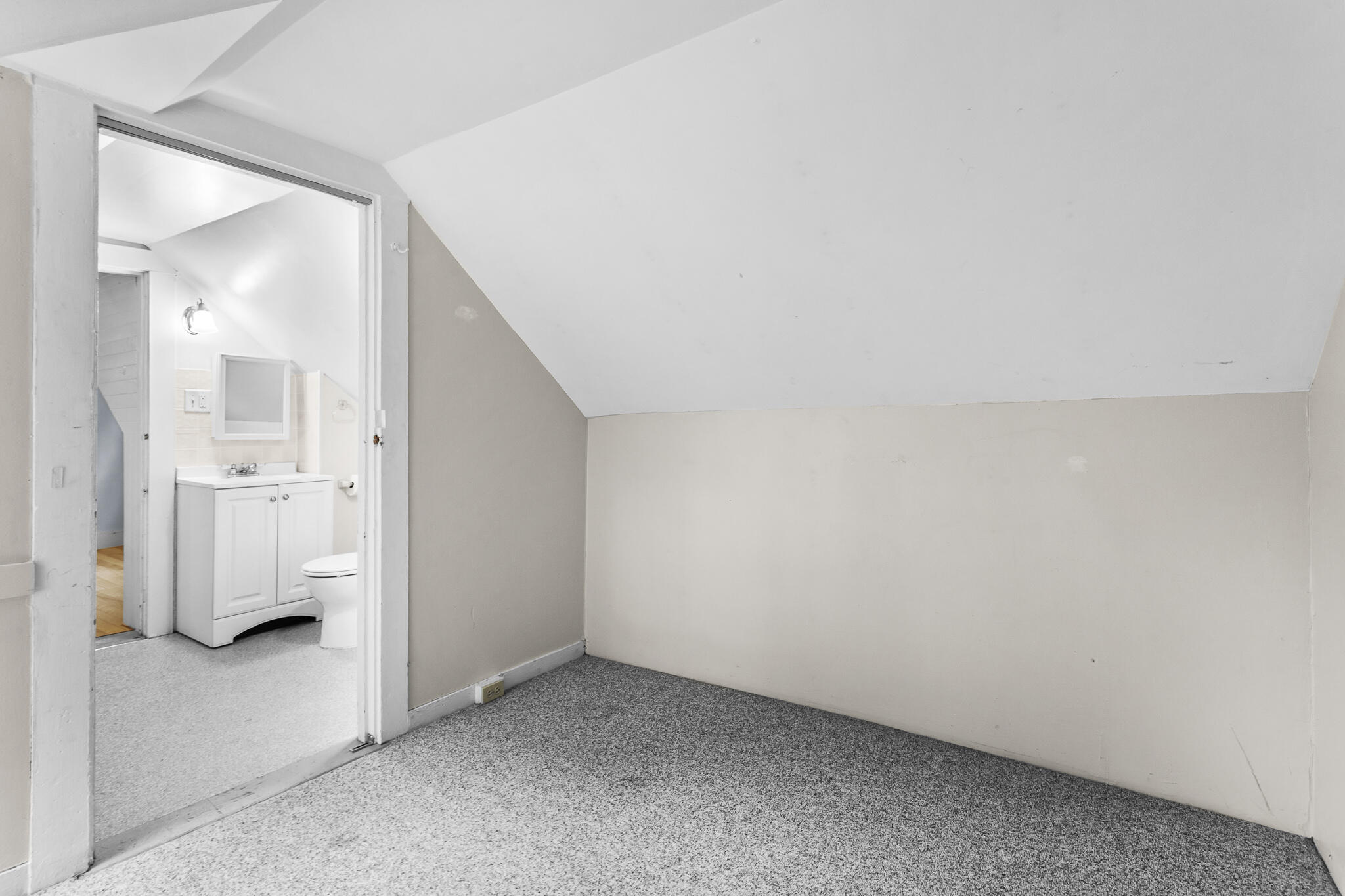 15 Grant Street Property Photo 33
