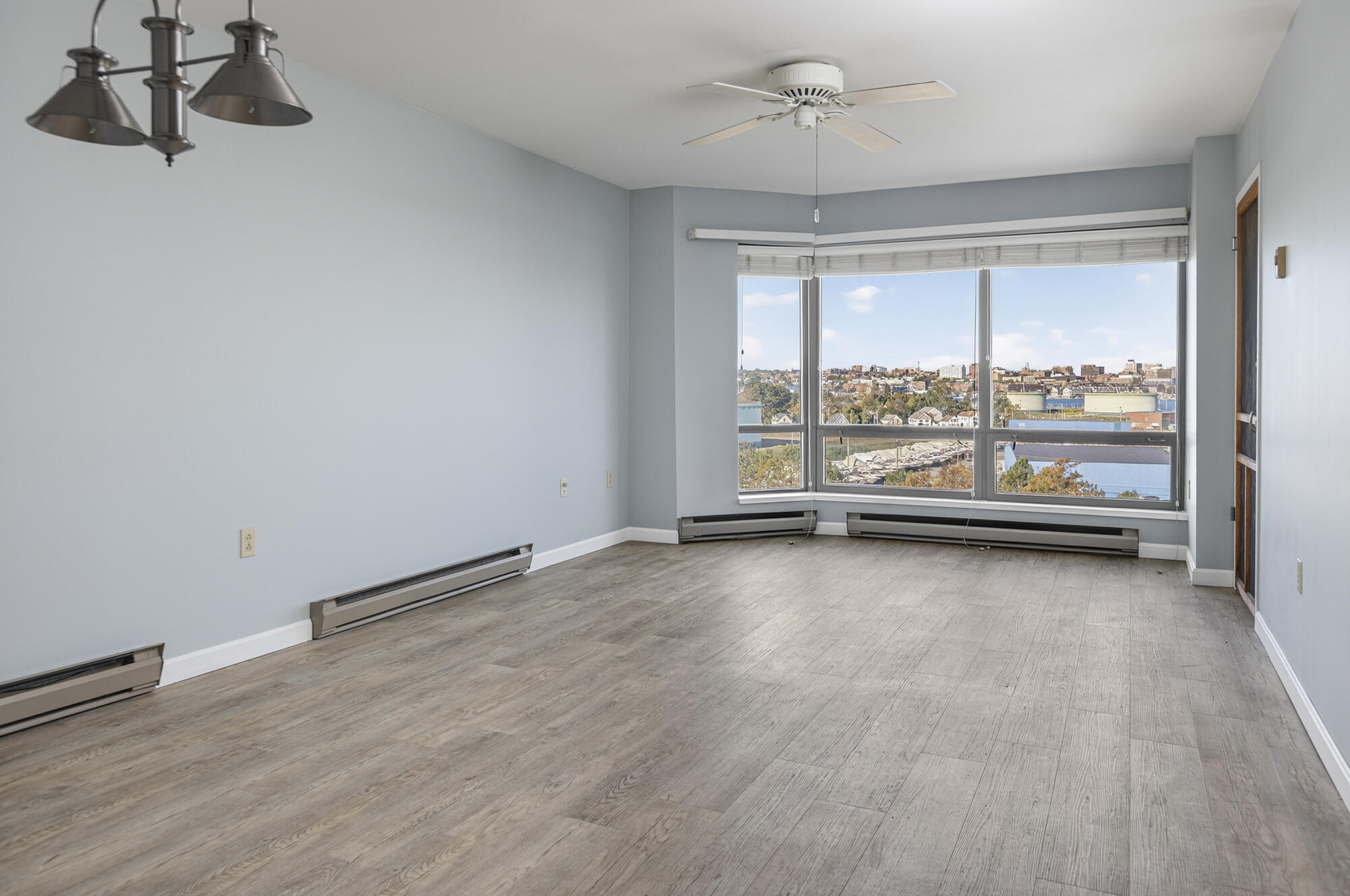 148 Breakwater Drive 818 Property Photo 5