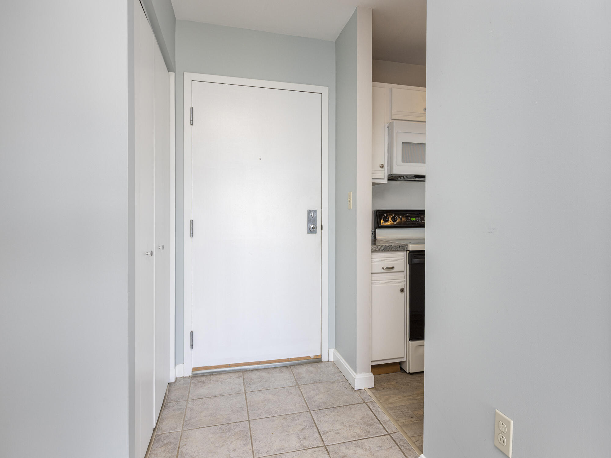 148 Breakwater Drive 818 Property Photo 15