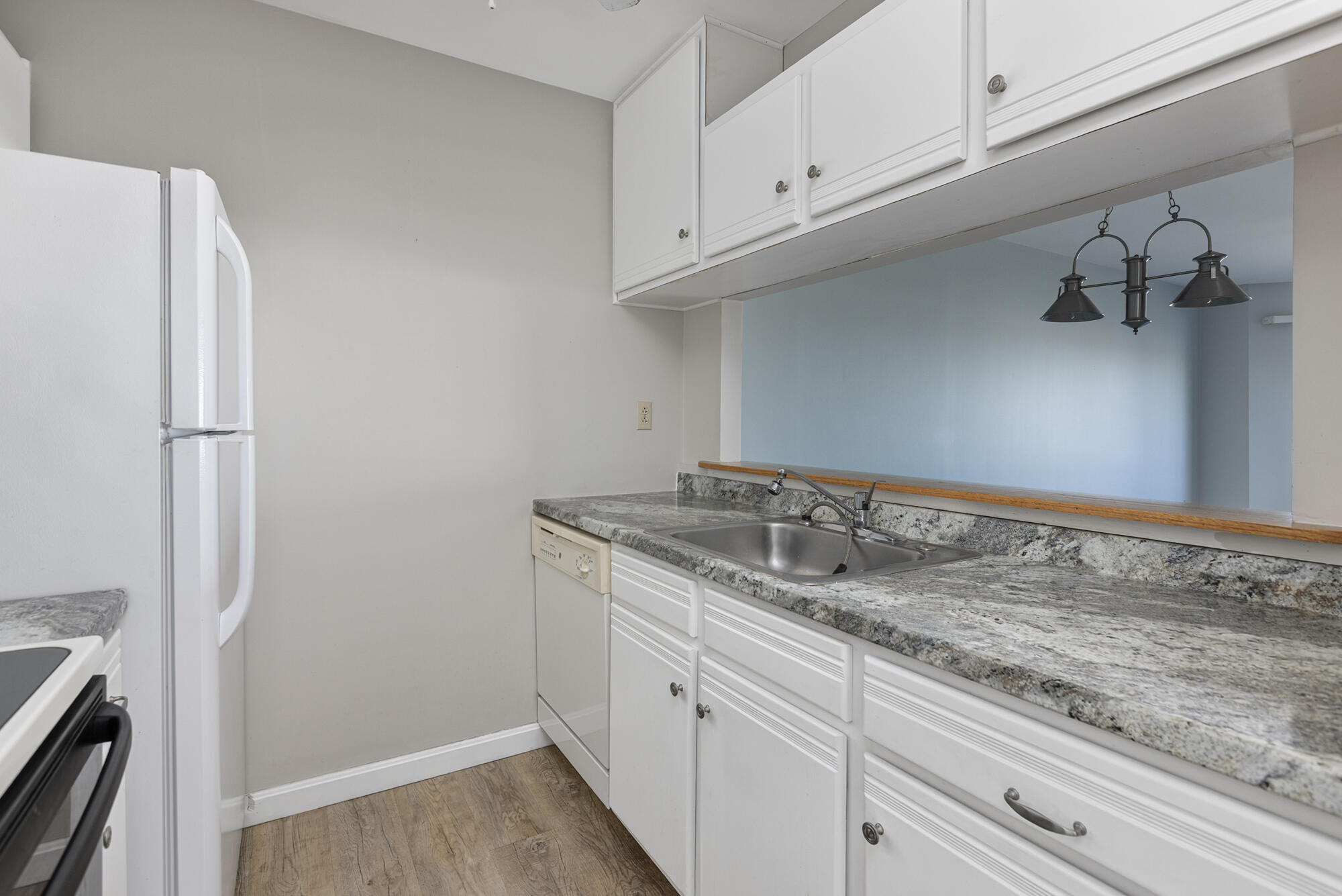 148 Breakwater Drive 818 Property Photo 16
