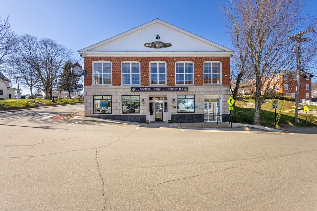 4 Townsend Avenue Property Photo 2