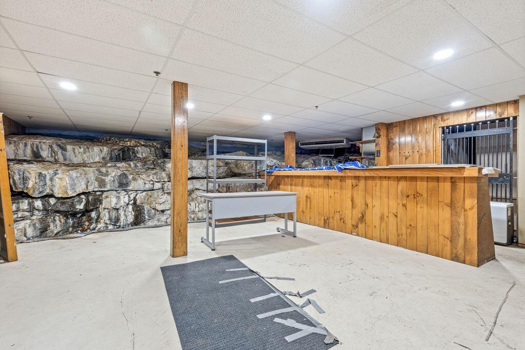 4 Townsend Avenue Property Photo 17