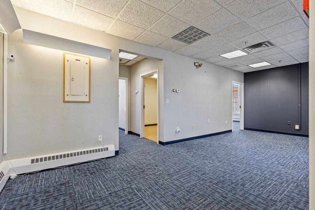 4 Townsend Avenue Property Photo 38